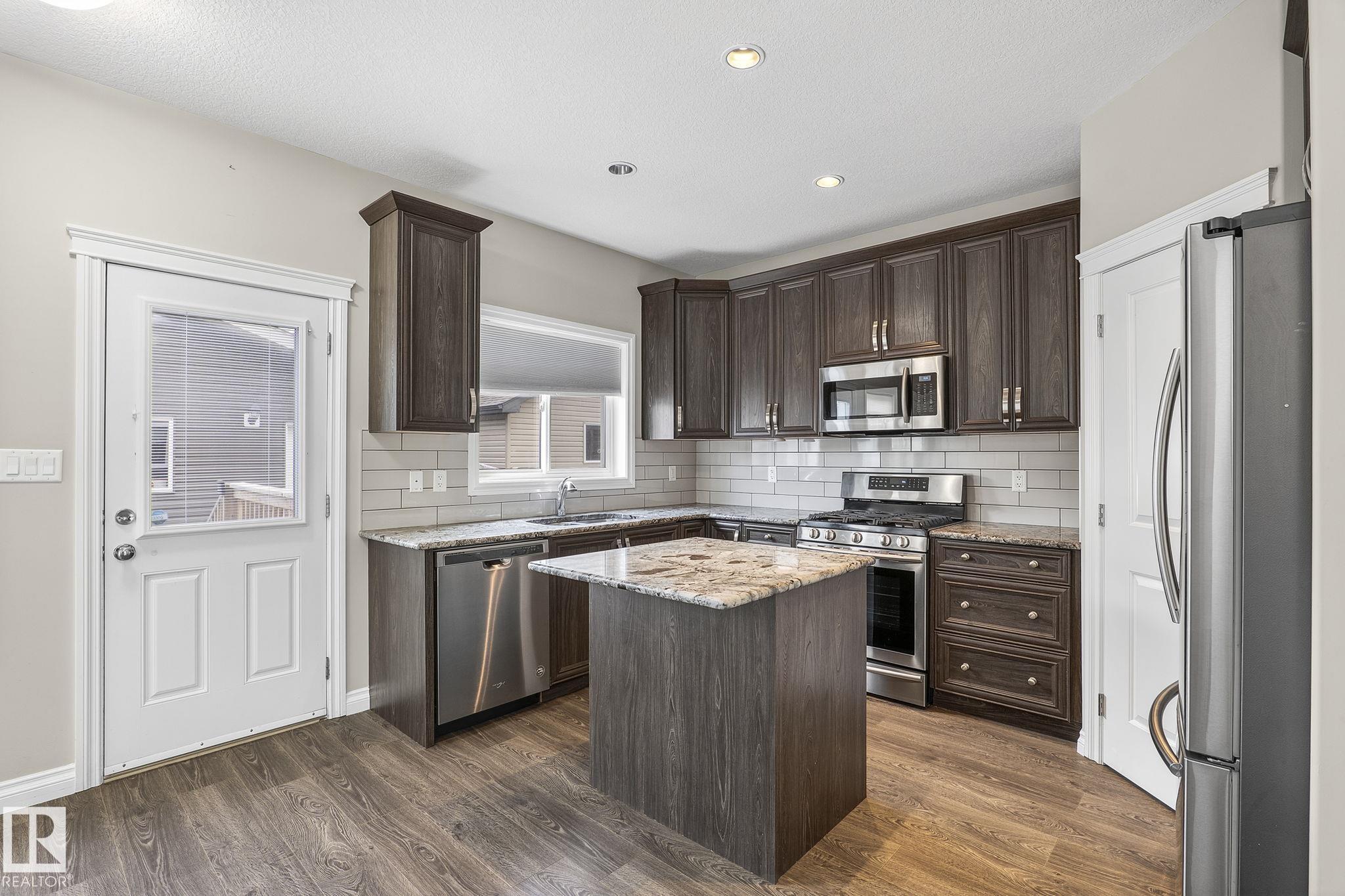 Photo 10 at 6927 Cardinal Wynd SW, Chappelle Area, Edmonton