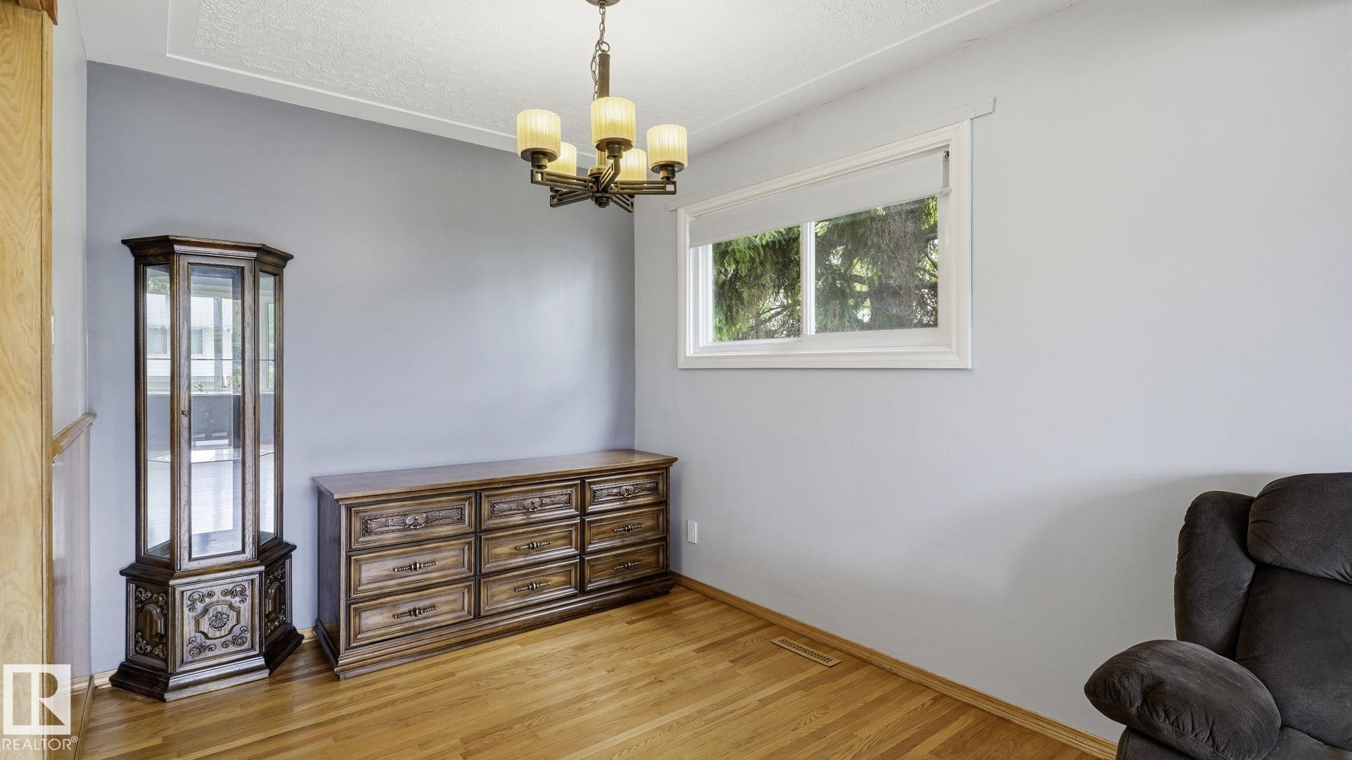 Photo 11 at 13008 105 Street NW, Lauderdale, Edmonton