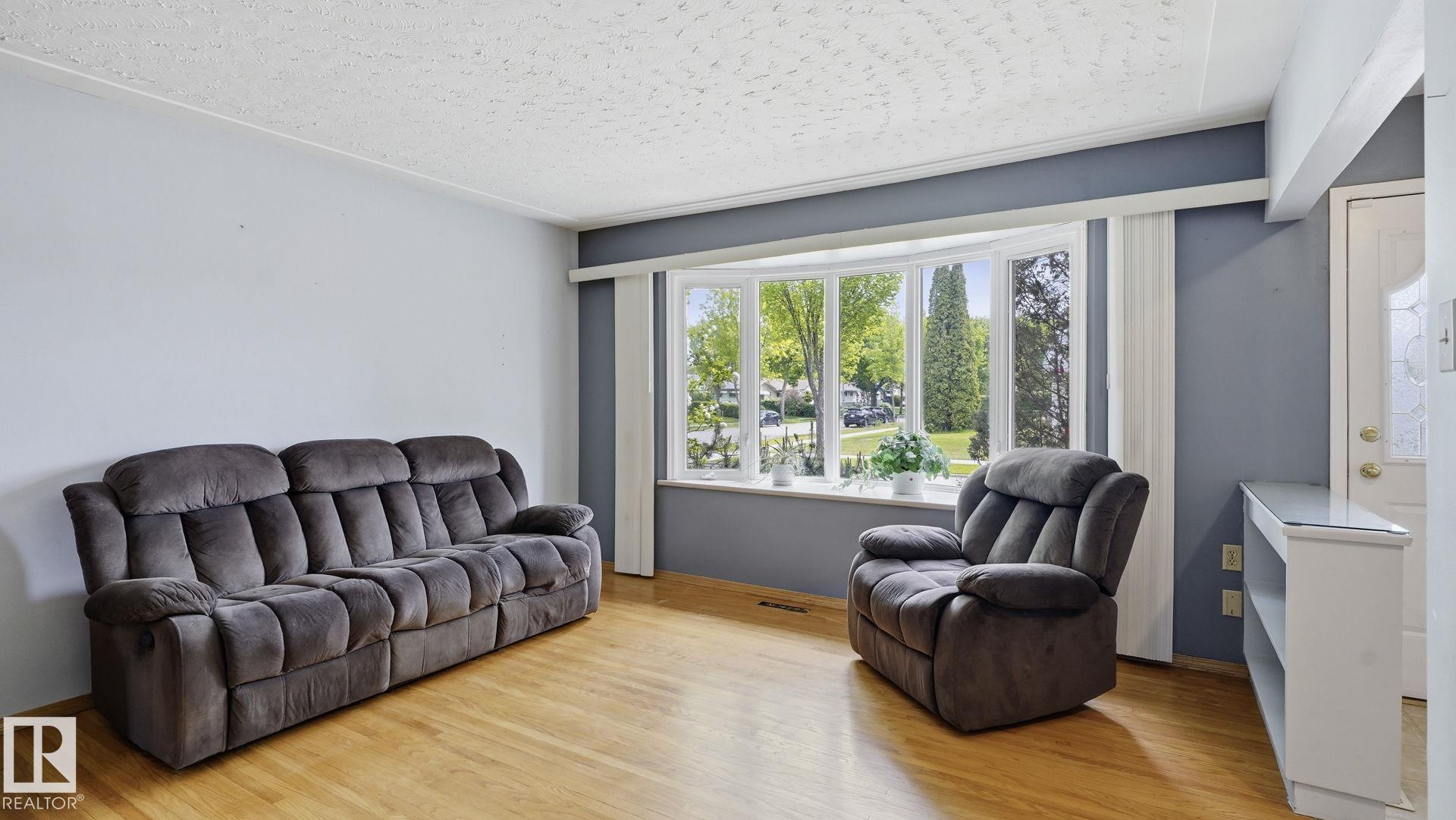 Photo 6 at 13008 105 Street NW, Lauderdale, Edmonton