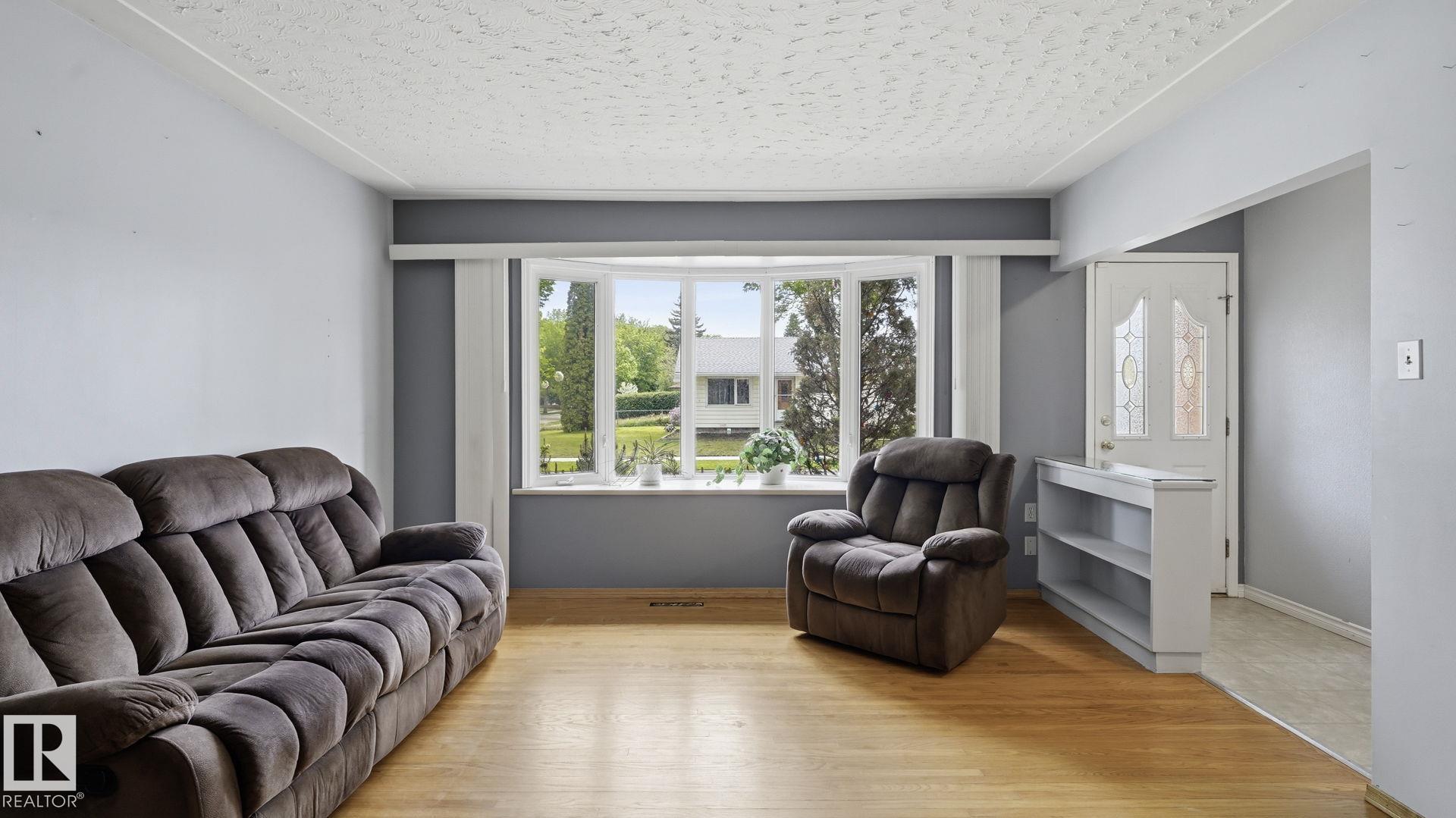 Photo 7 at 13008 105 Street NW, Lauderdale, Edmonton