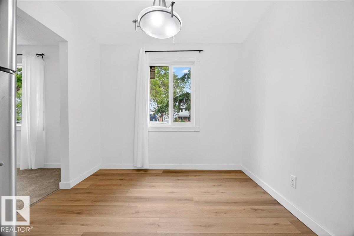 Photo 12 at 16904 91 Street NW, Lago Lindo, Edmonton