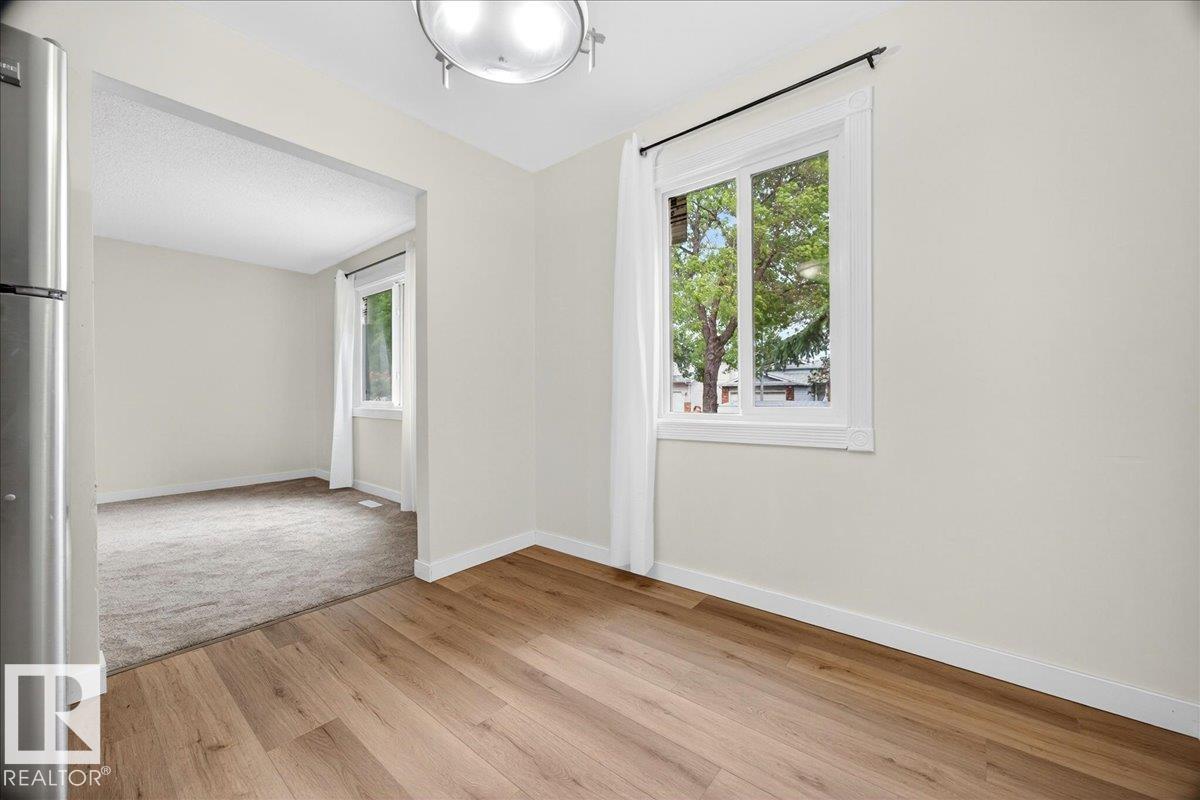 Photo 13 at 16904 91 Street NW, Lago Lindo, Edmonton