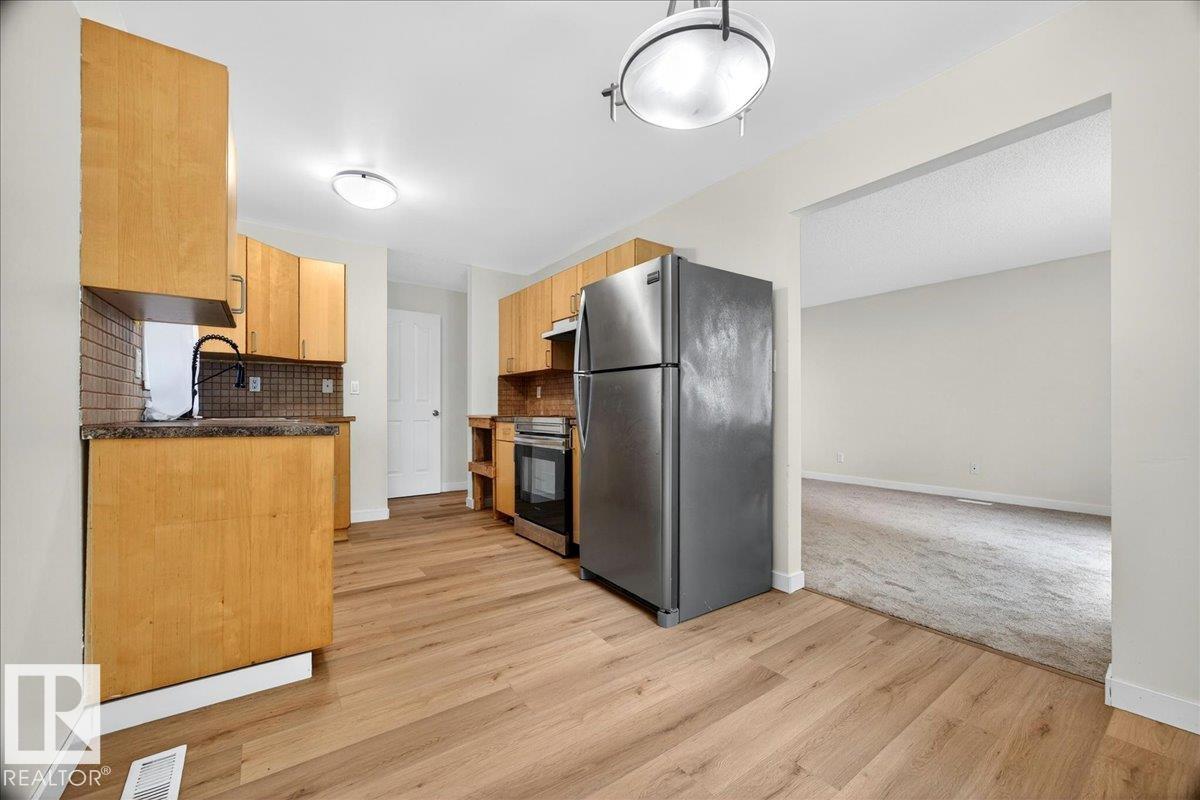 Photo 14 at 16904 91 Street NW, Lago Lindo, Edmonton