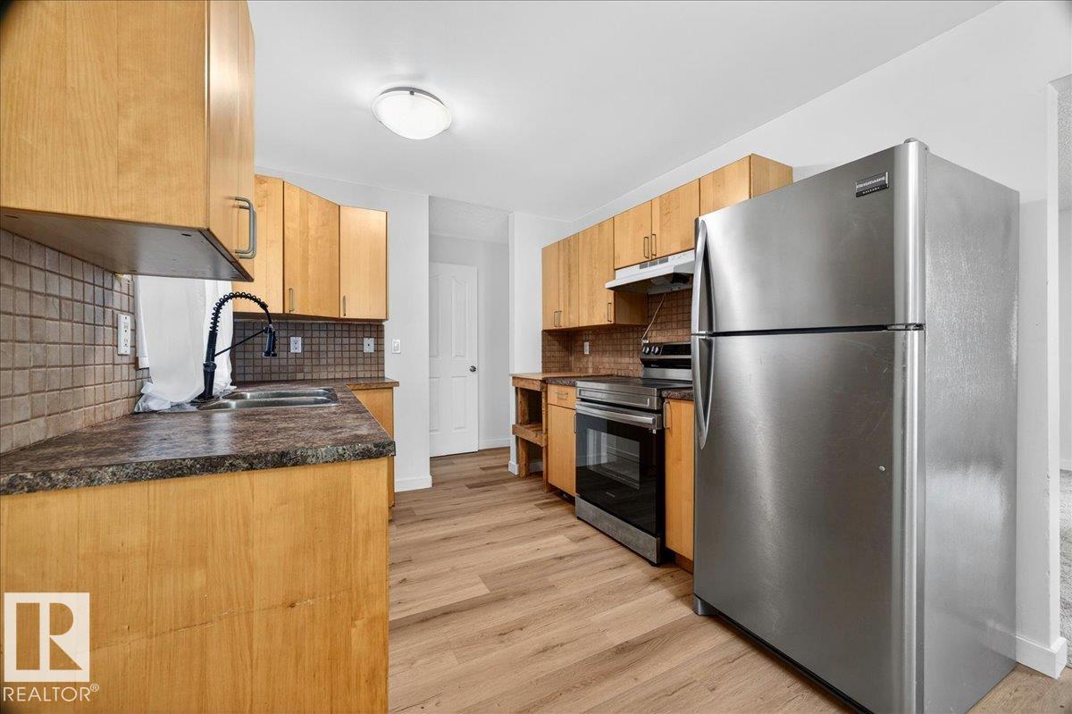 Photo 16 at 16904 91 Street NW, Lago Lindo, Edmonton