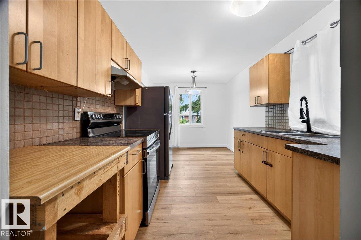 Photo 18 at 16904 91 Street NW, Lago Lindo, Edmonton
