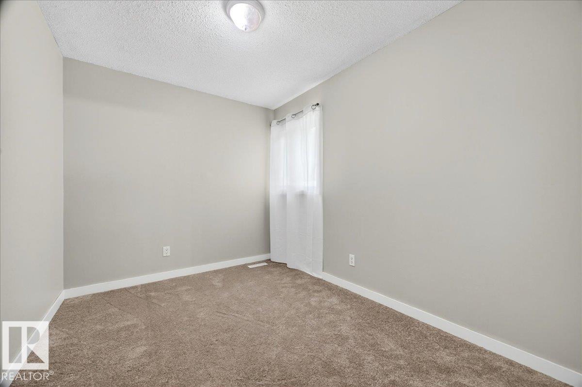 Photo 22 at 16904 91 Street NW, Lago Lindo, Edmonton