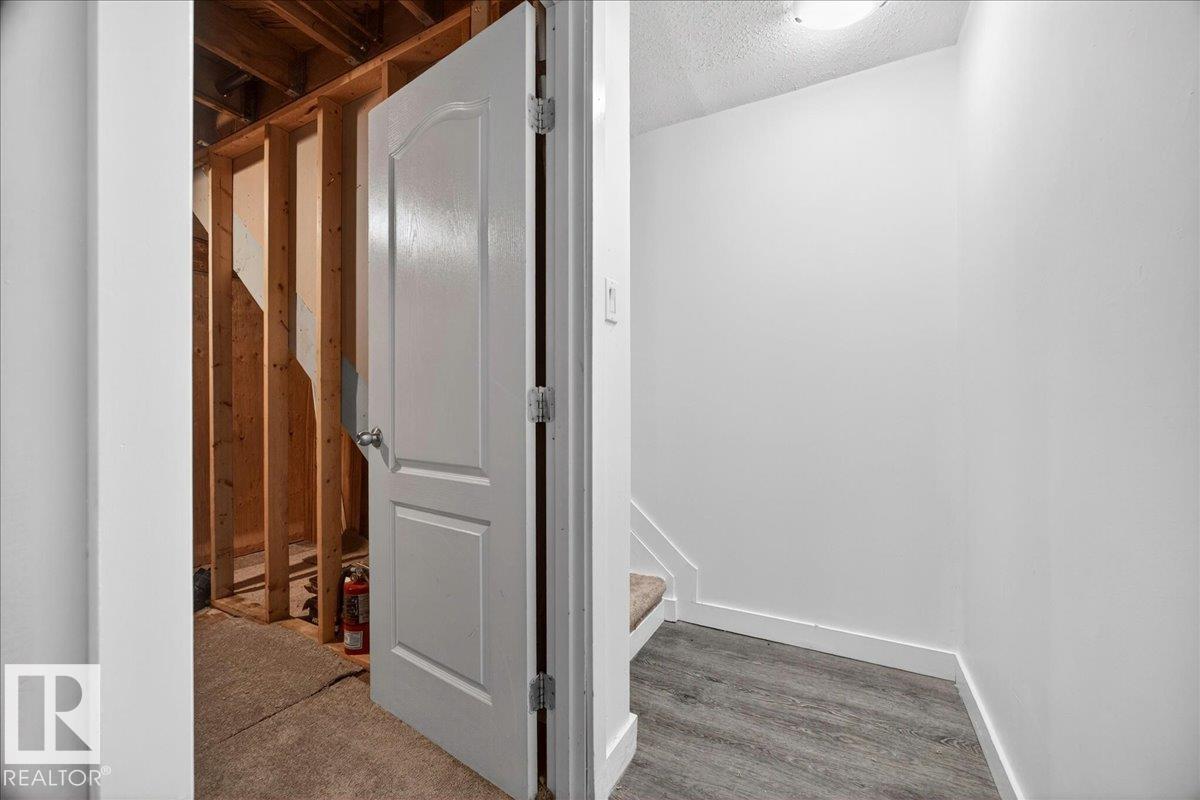 Photo 29 at 16904 91 Street NW, Lago Lindo, Edmonton