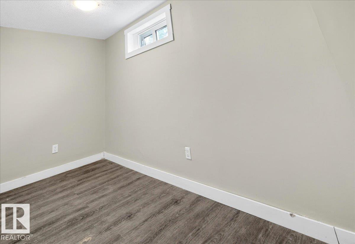 Photo 32 at 16904 91 Street NW, Lago Lindo, Edmonton