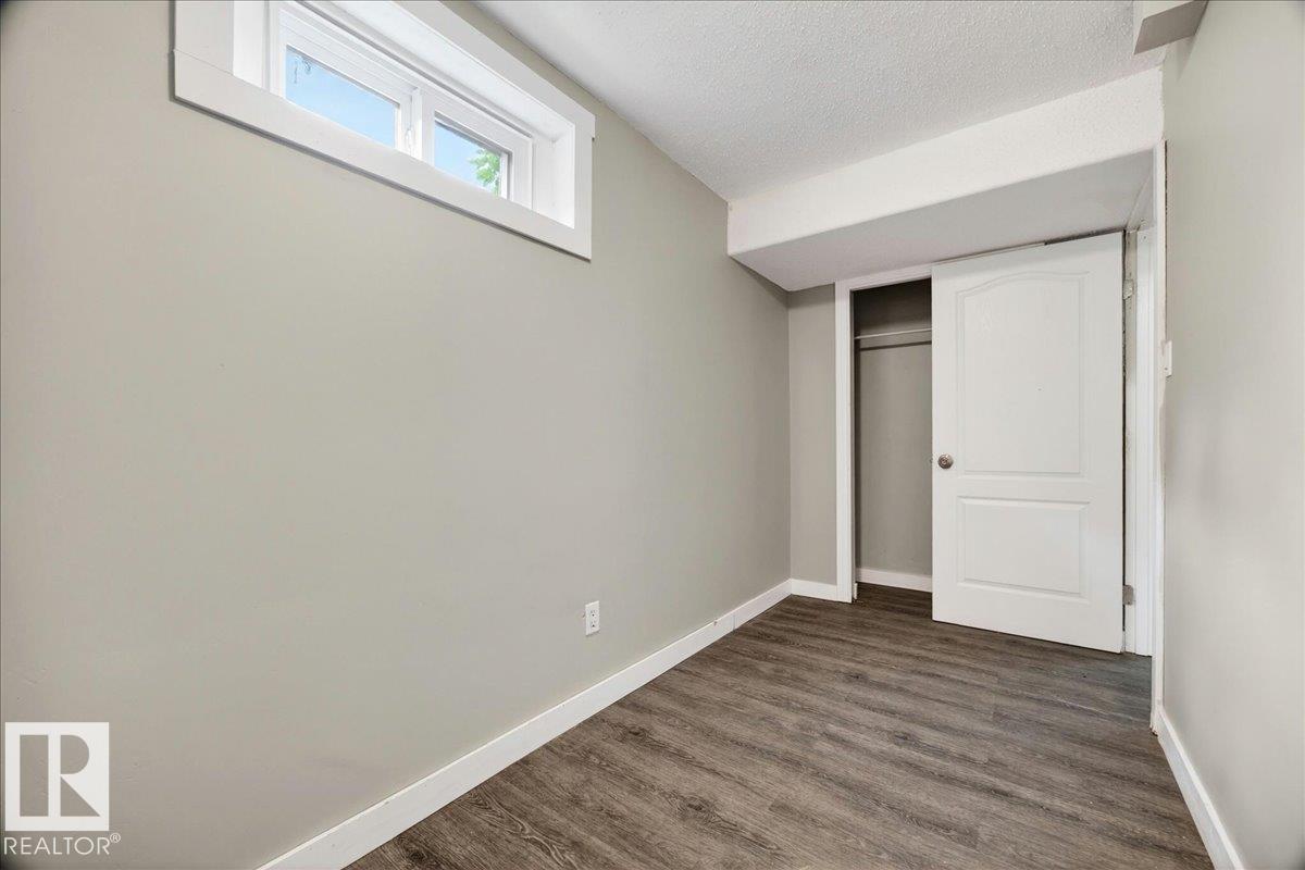 Photo 33 at 16904 91 Street NW, Lago Lindo, Edmonton