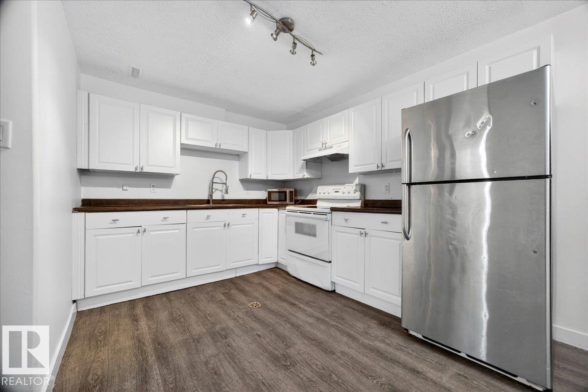 Photo 34 at 16904 91 Street NW, Lago Lindo, Edmonton
