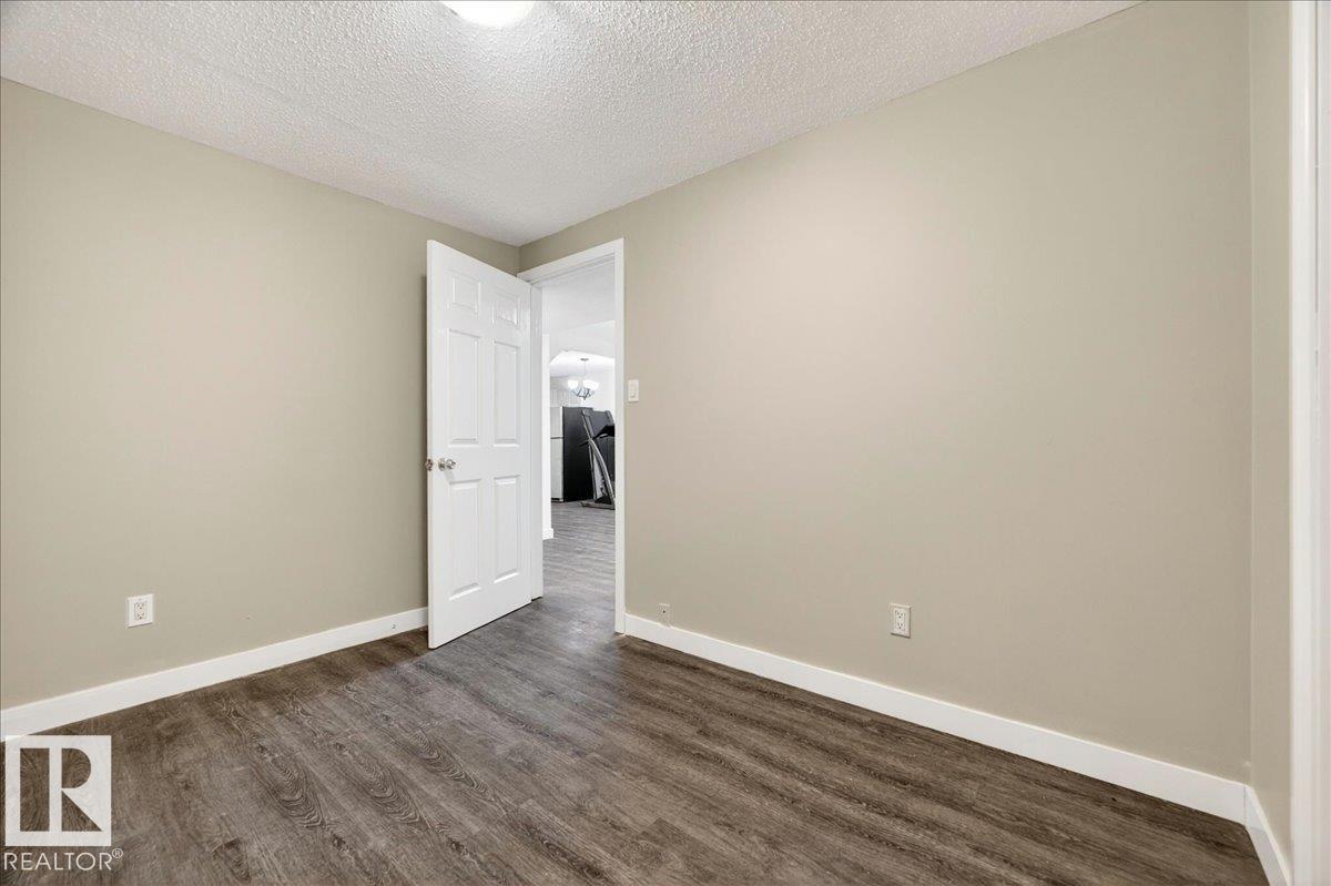 Photo 43 at 16904 91 Street NW, Lago Lindo, Edmonton
