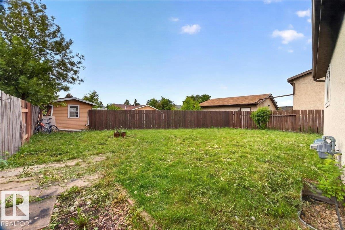 Photo 44 at 16904 91 Street NW, Lago Lindo, Edmonton