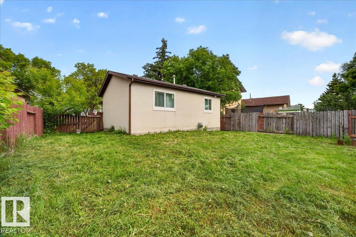 Photo 46 at 16904 91 Street NW, Lago Lindo, Edmonton