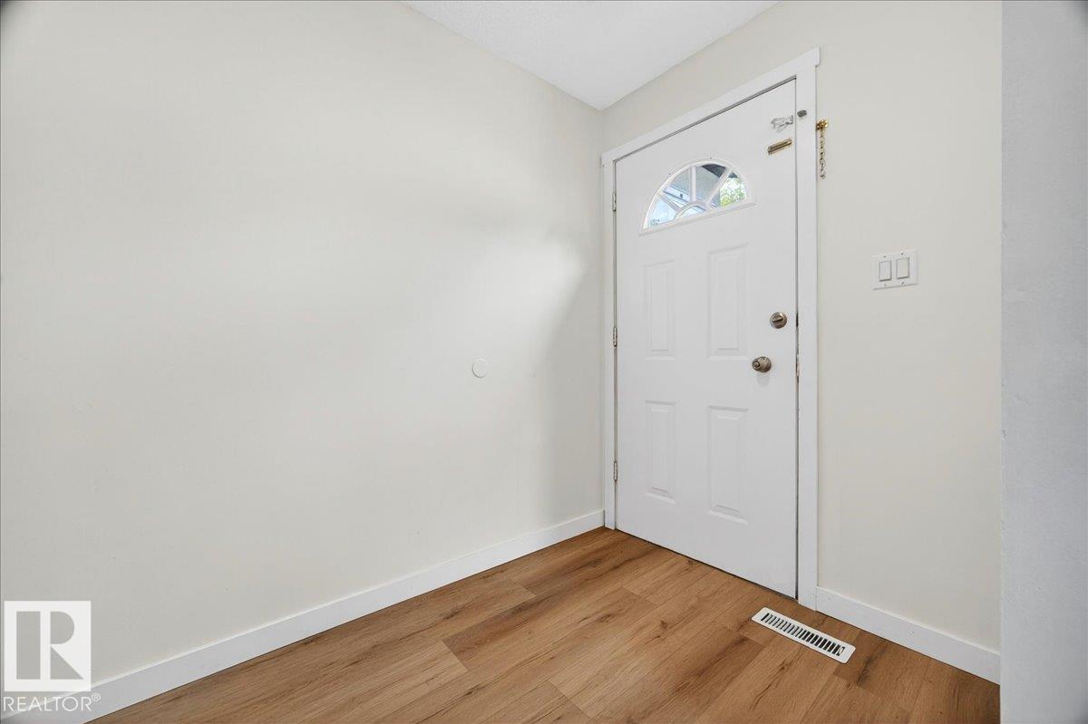 Photo 6 at 16904 91 Street NW, Lago Lindo, Edmonton