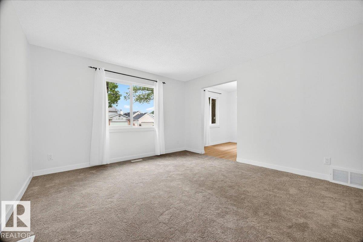 Photo 8 at 16904 91 Street NW, Lago Lindo, Edmonton