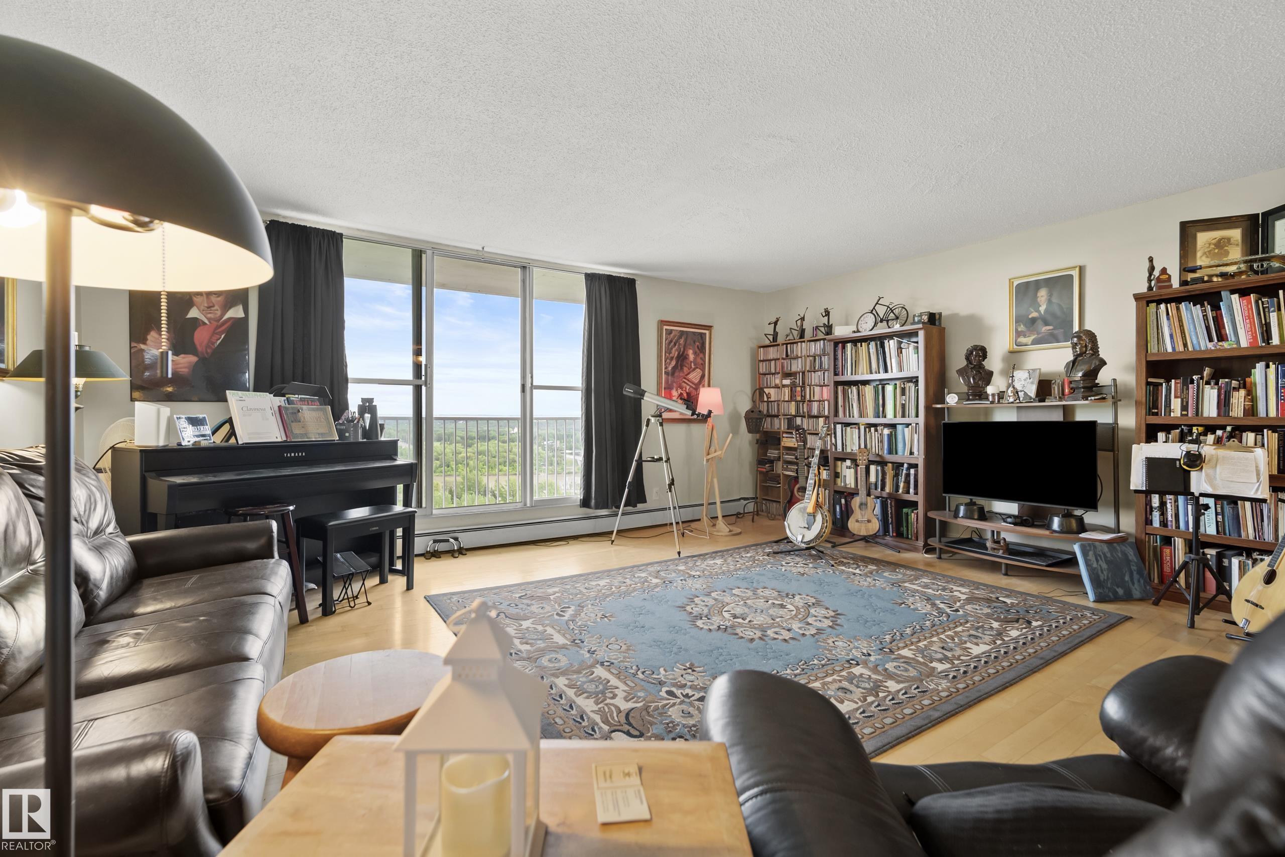 Photo 11 at 906 - 12141 Jasper Avenue NW, Wîhkwêntôwin, Edmonton