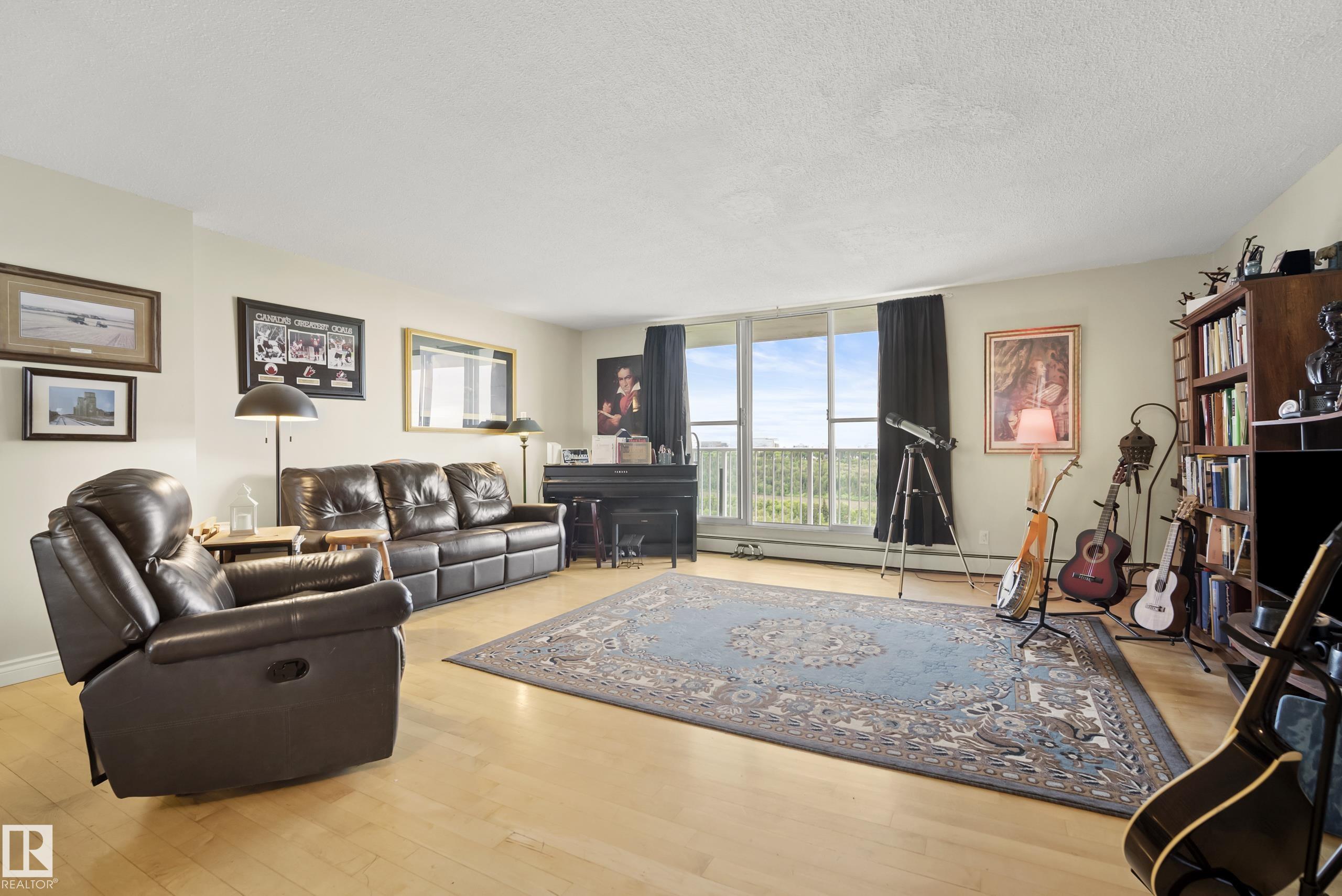 Photo 13 at 906 - 12141 Jasper Avenue NW, Wîhkwêntôwin, Edmonton