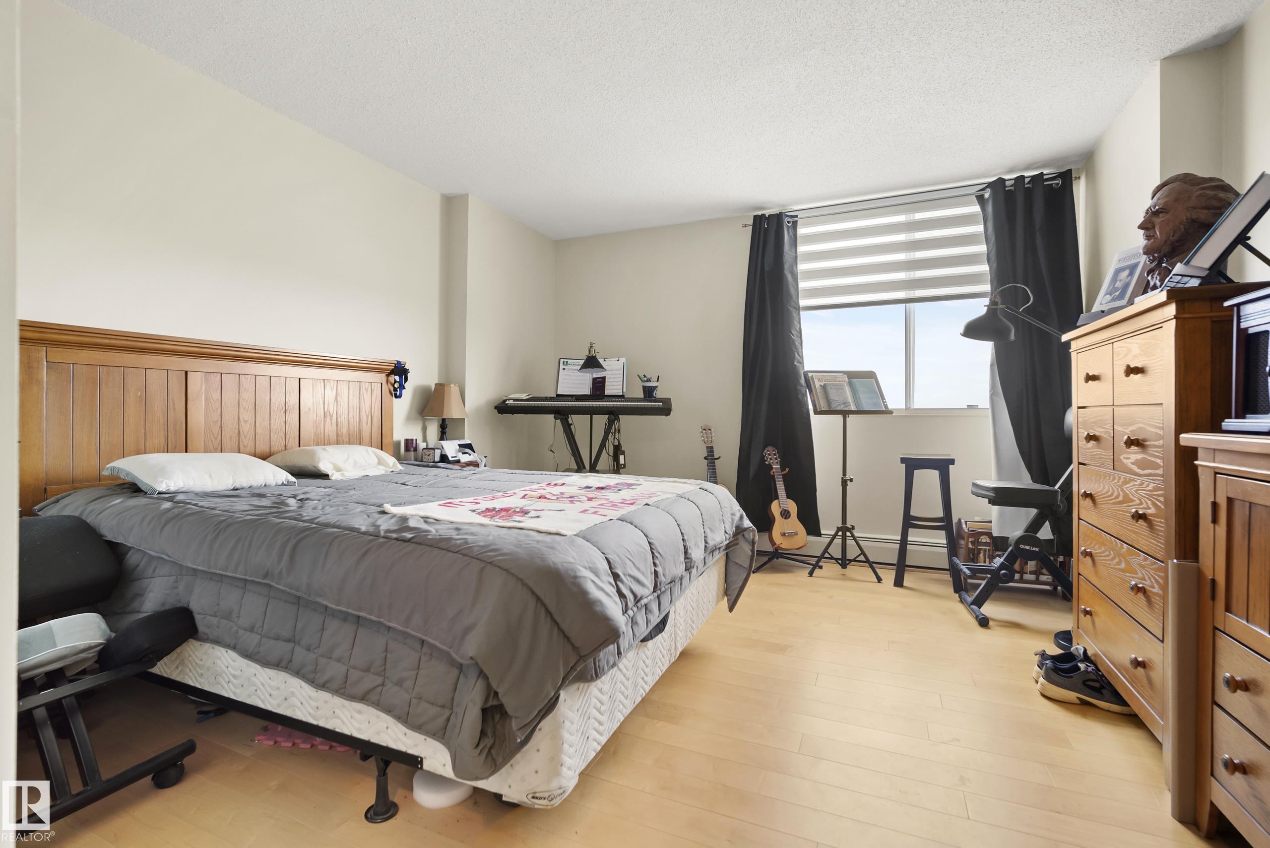 Photo 15 at 906 - 12141 Jasper Avenue NW, Wîhkwêntôwin, Edmonton