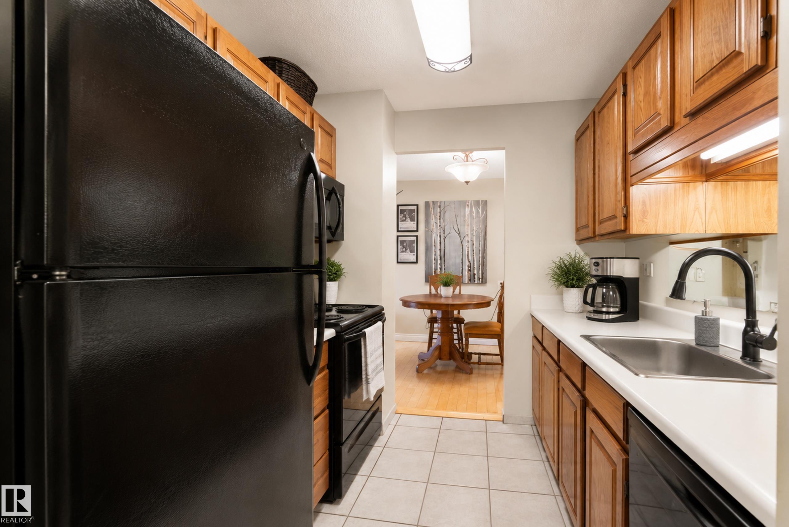 Photo 6 at 906 - 12141 Jasper Avenue NW, Wîhkwêntôwin, Edmonton
