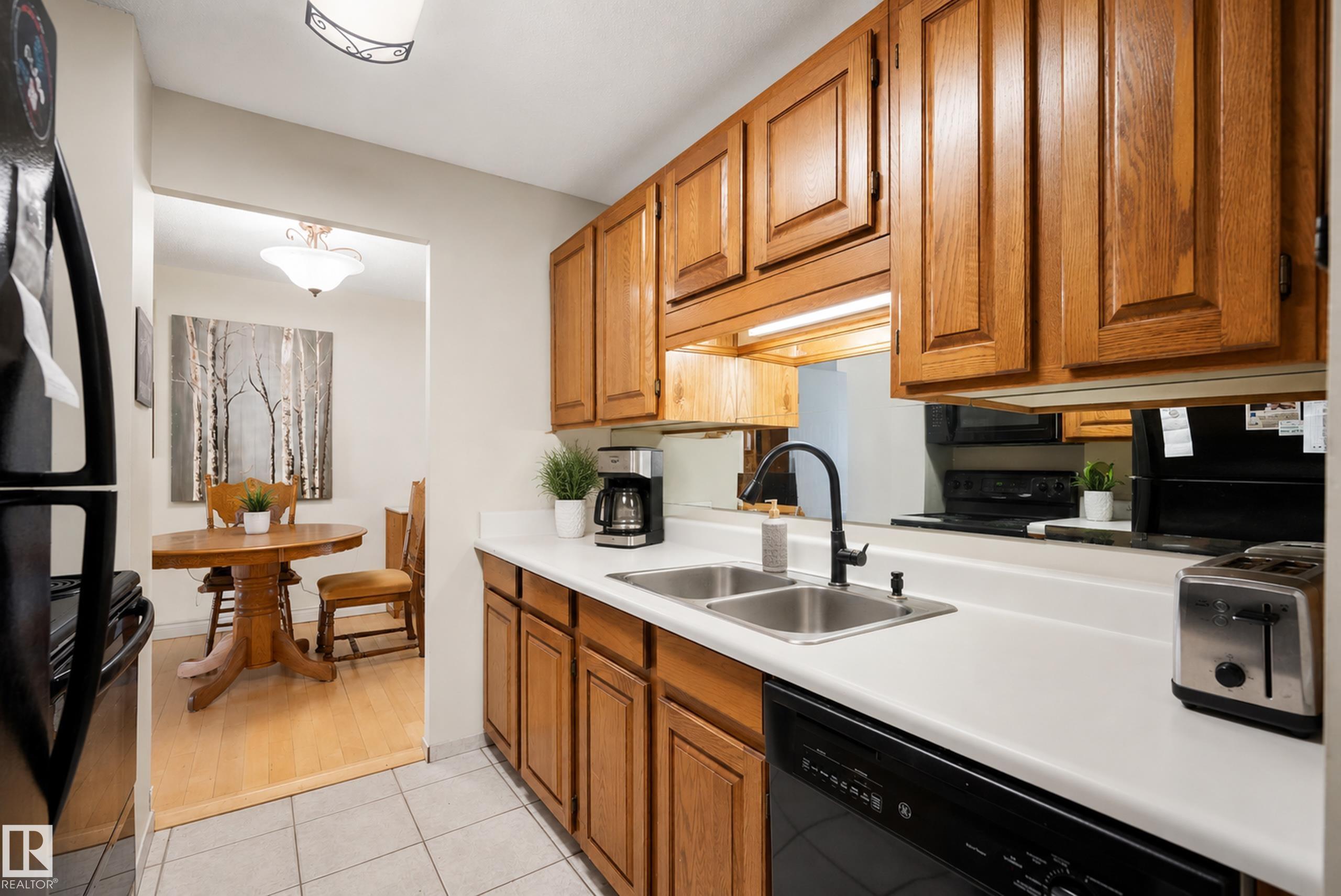 Photo 7 at 906 - 12141 Jasper Avenue NW, Wîhkwêntôwin, Edmonton