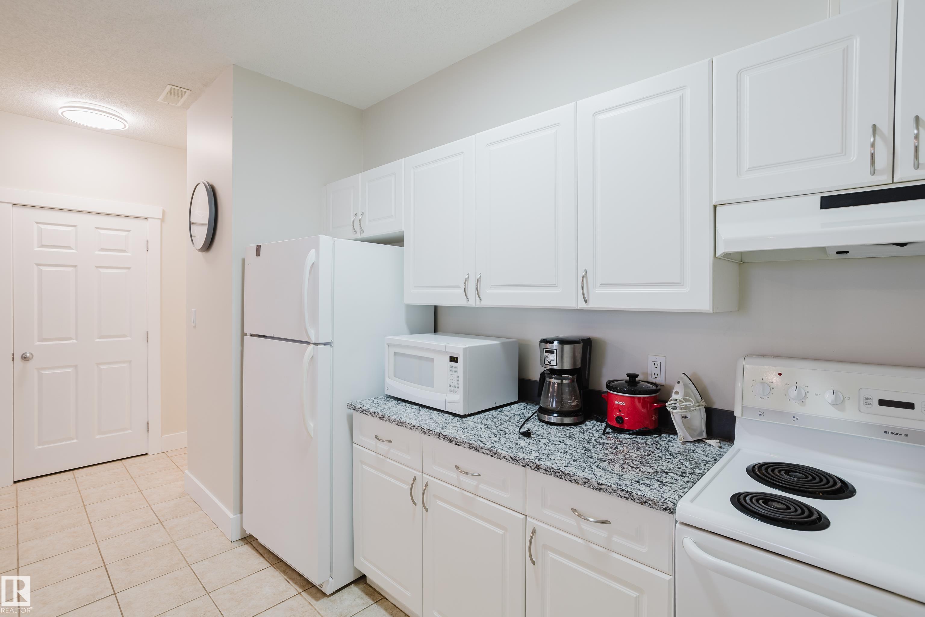 Photo 11 at 9919 105 Street NW, Downtown, Edmonton