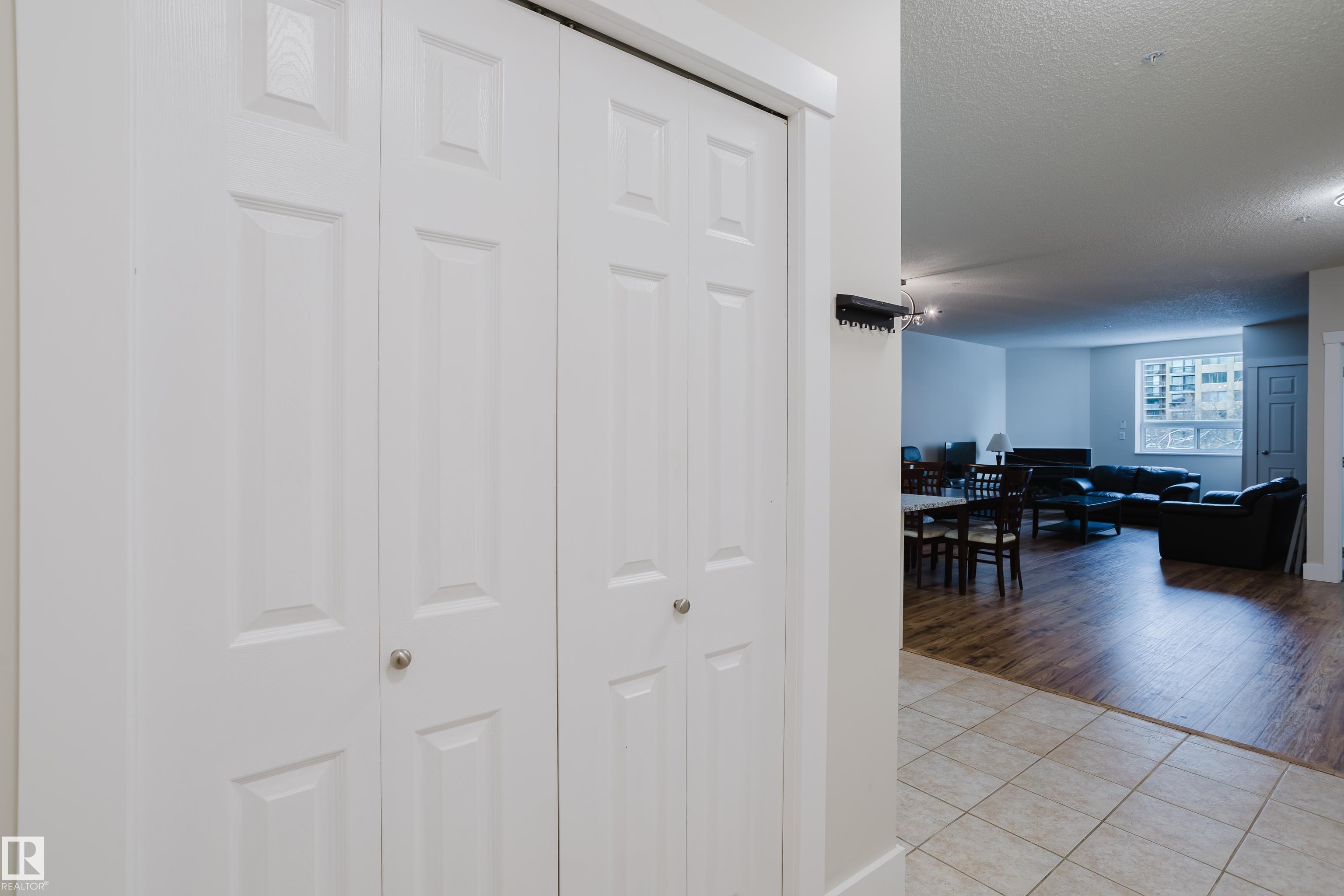 9919 105 Street NW, Downtown, Edmonton