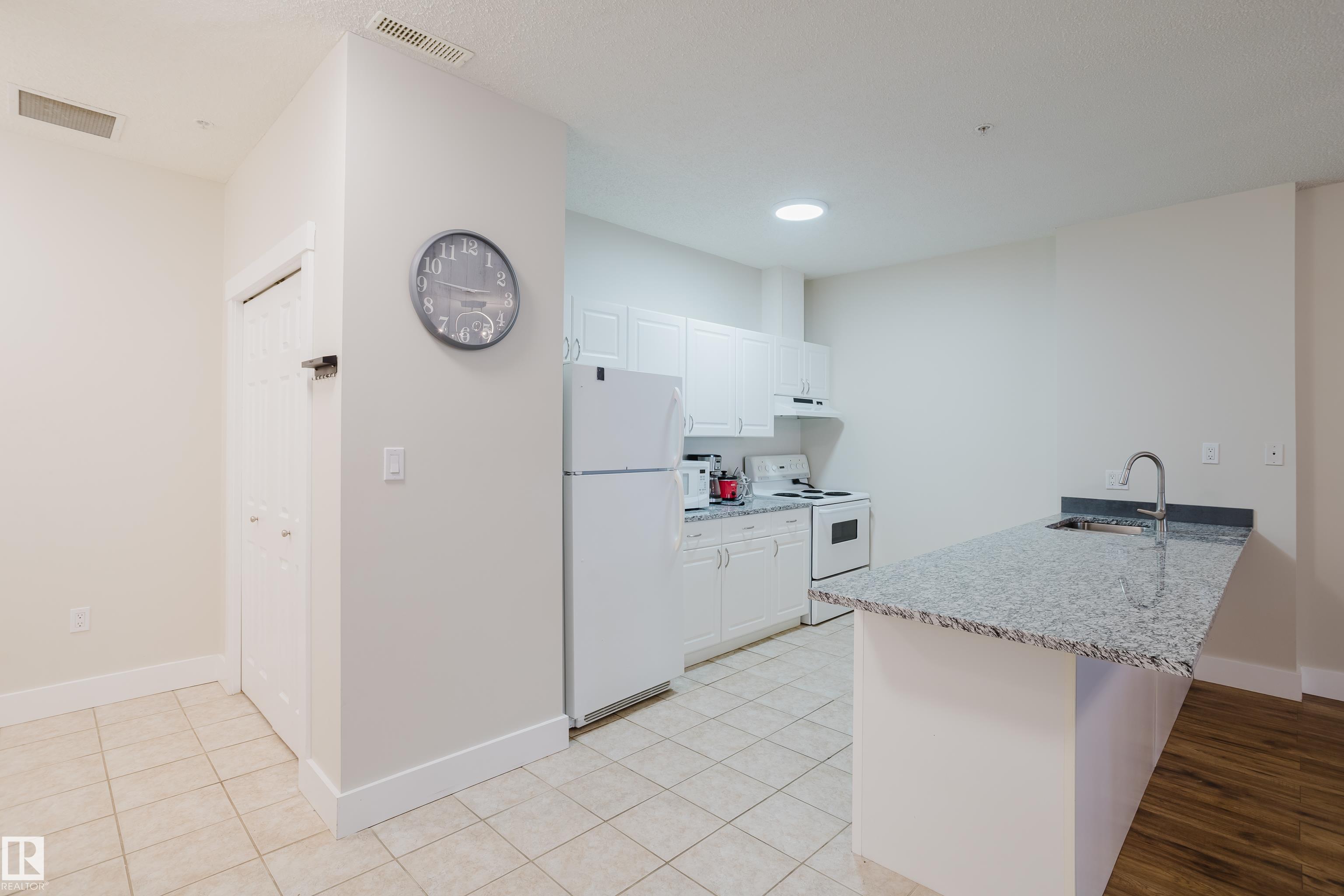 9919 105 Street NW, Downtown, Edmonton