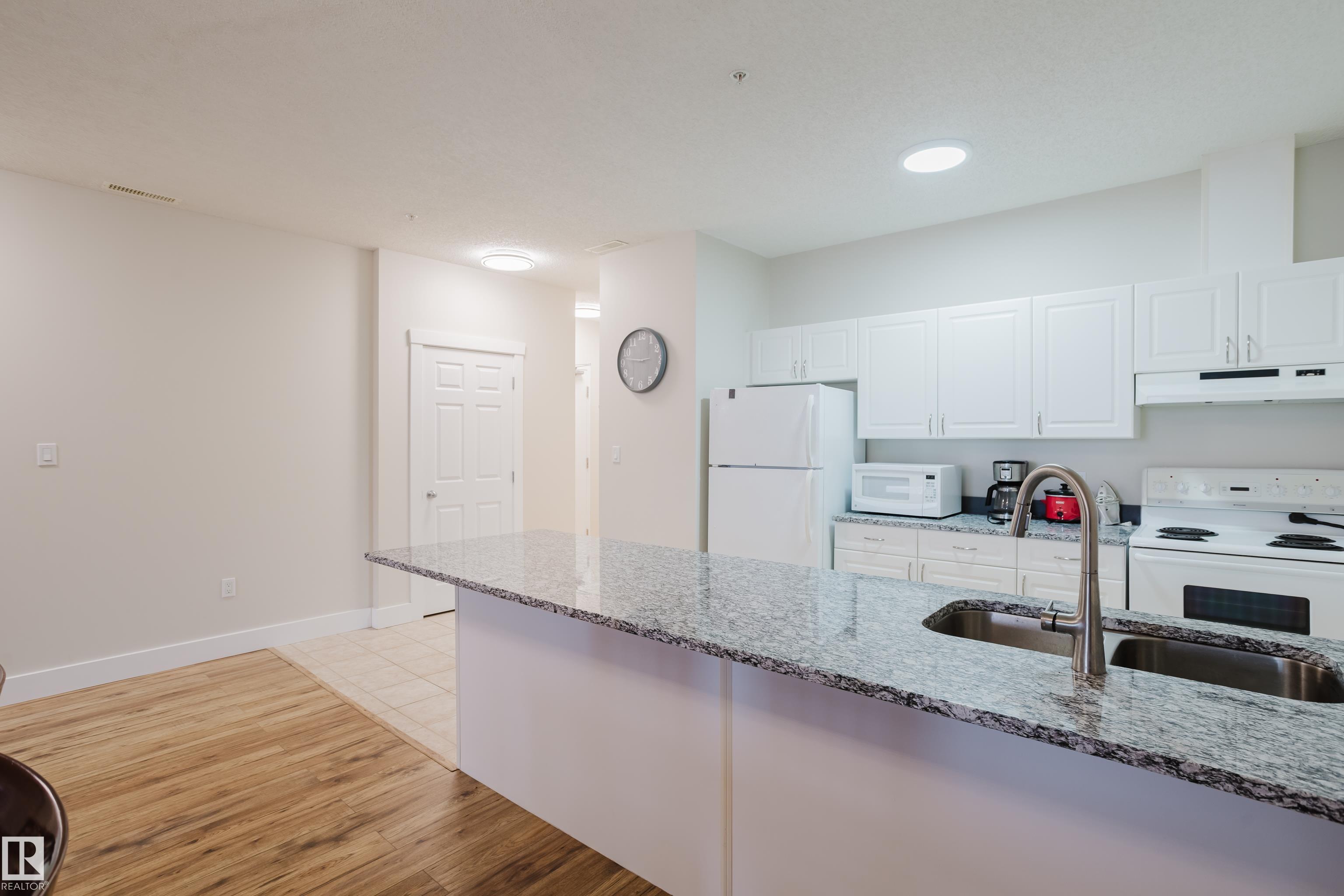 Photo 7 at 9919 105 Street NW, Downtown, Edmonton