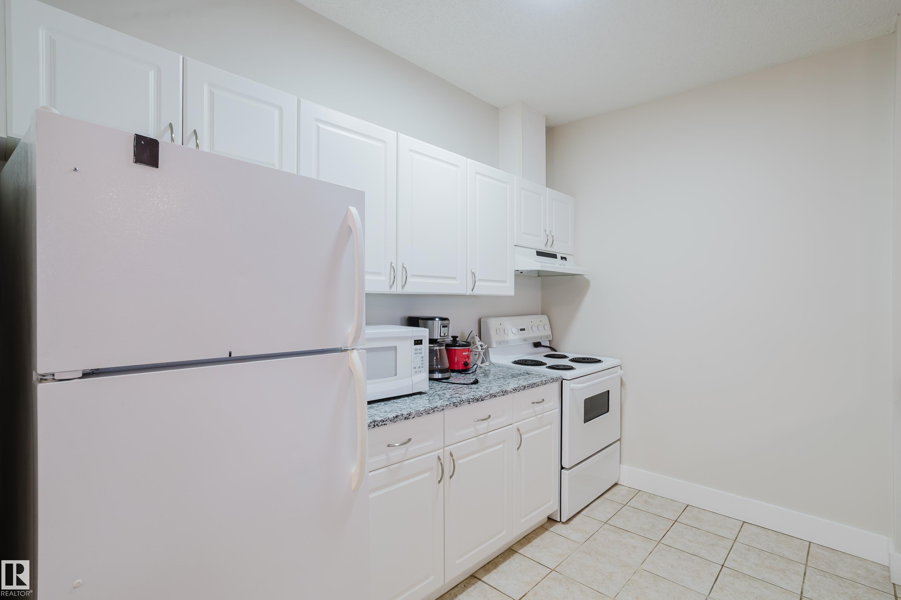 Photo 9 at 9919 105 Street NW, Downtown, Edmonton