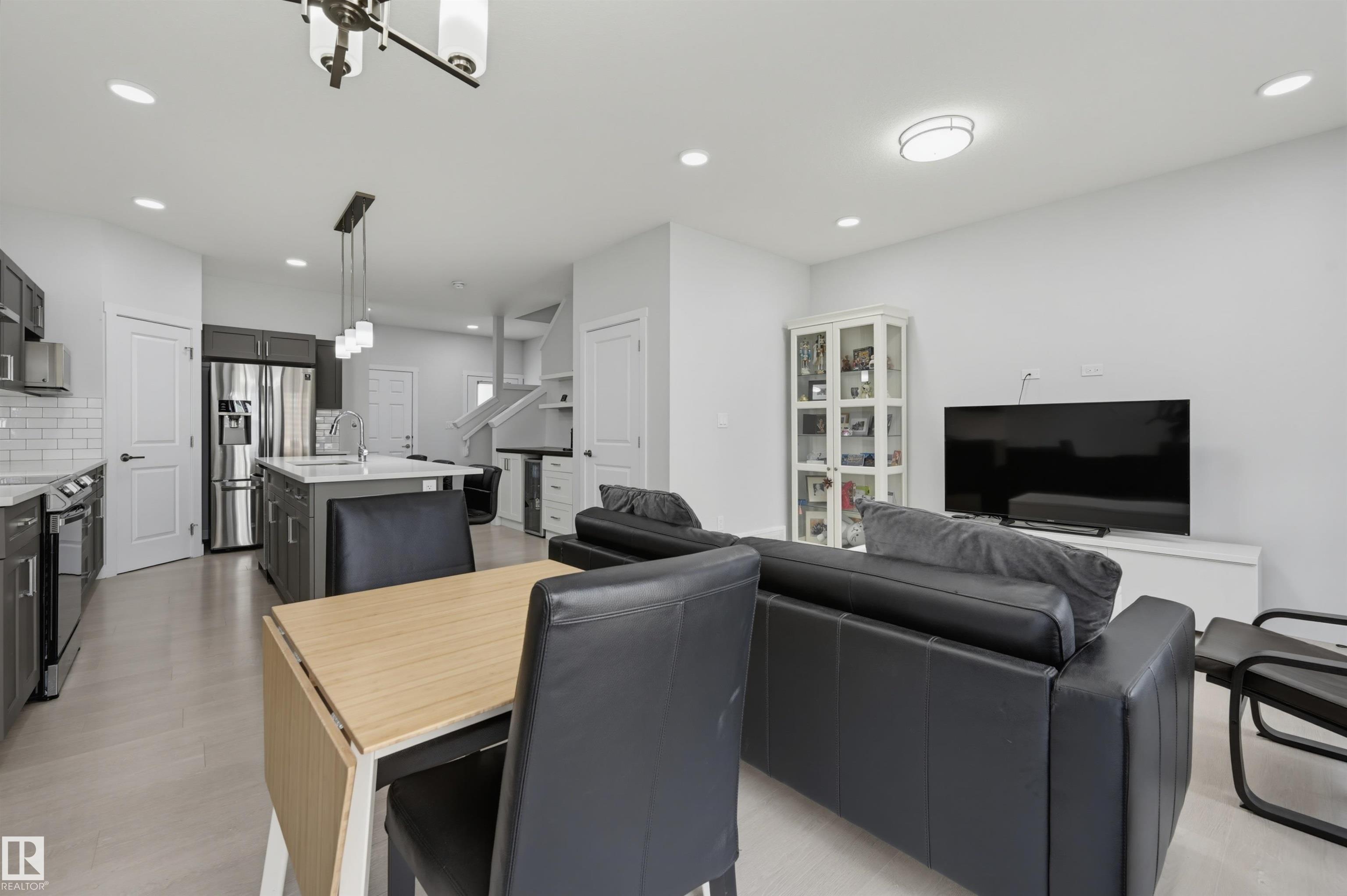 918 Daniels Loop SW, Desrochers Area, Edmonton