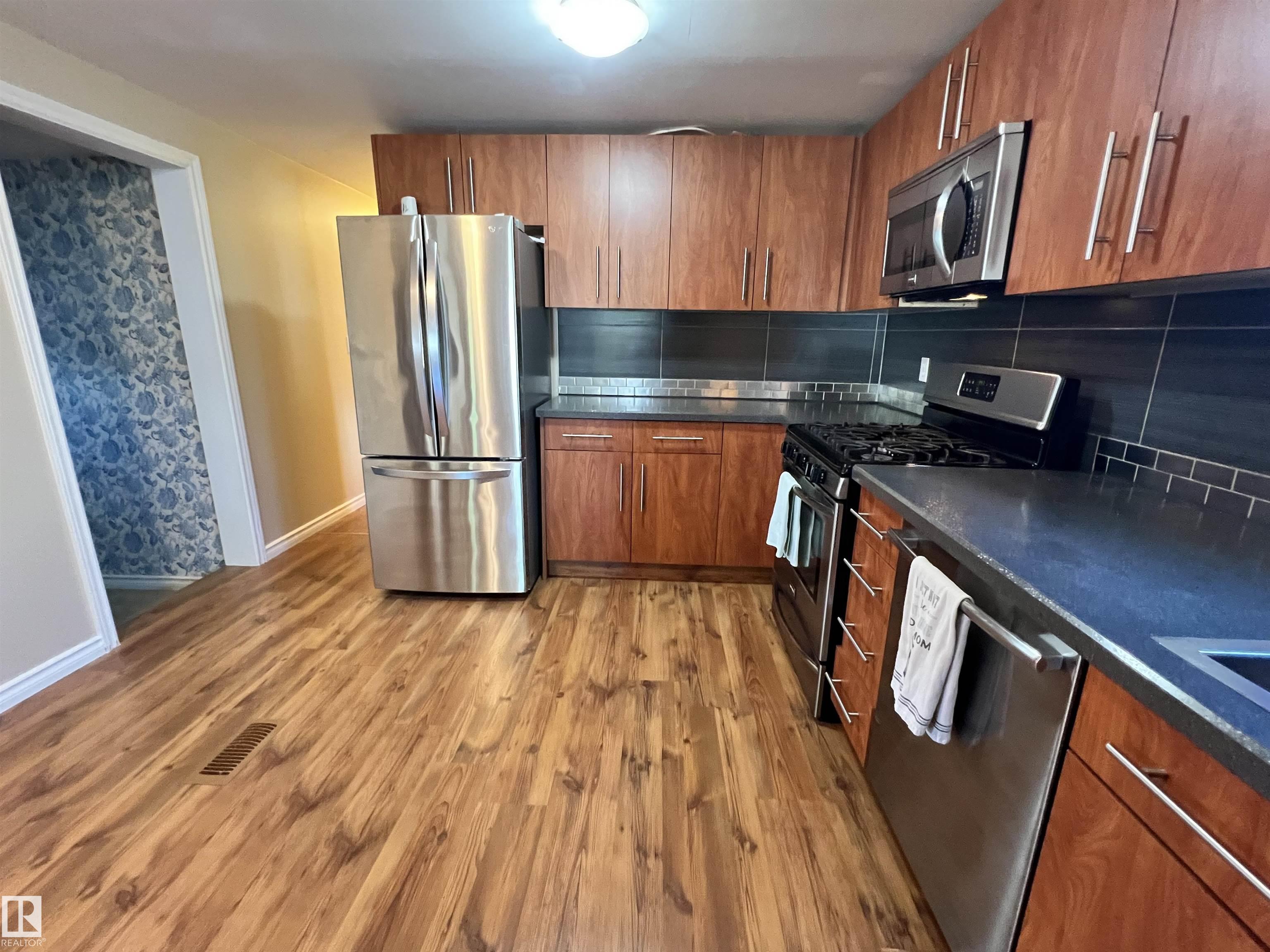https://zimg.paragon.ice.com/ParagonImages/Property/PM/RAE/225406528/25/0/0/a6d493a97b24af611926b766e1bab545/1/d4d9db0c22de1c52a03db1aa68c016cf/225406528-90cc5163-ceaa-4b81-9945-a6f5c944cc14.JPG