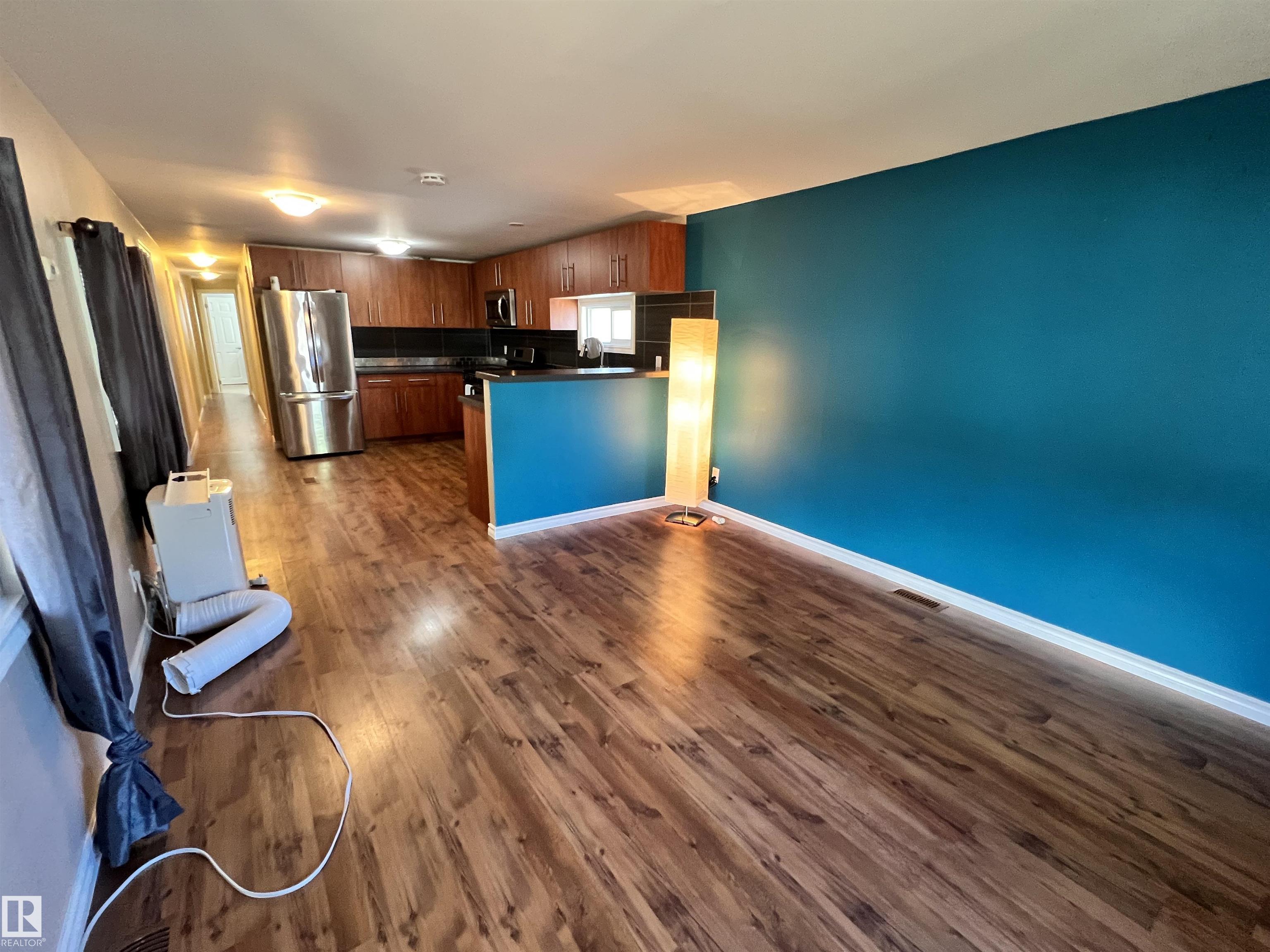 https://zimg.paragon.ice.com/ParagonImages/Property/PM/RAE/225406528/29/0/0/635c718b3d5e427a32e1ab9be81d247a/1/d4d9db0c22de1c52a03db1aa68c016cf/225406528-70966861-978c-4f02-a2bc-6e46ef74d5d7.JPG
