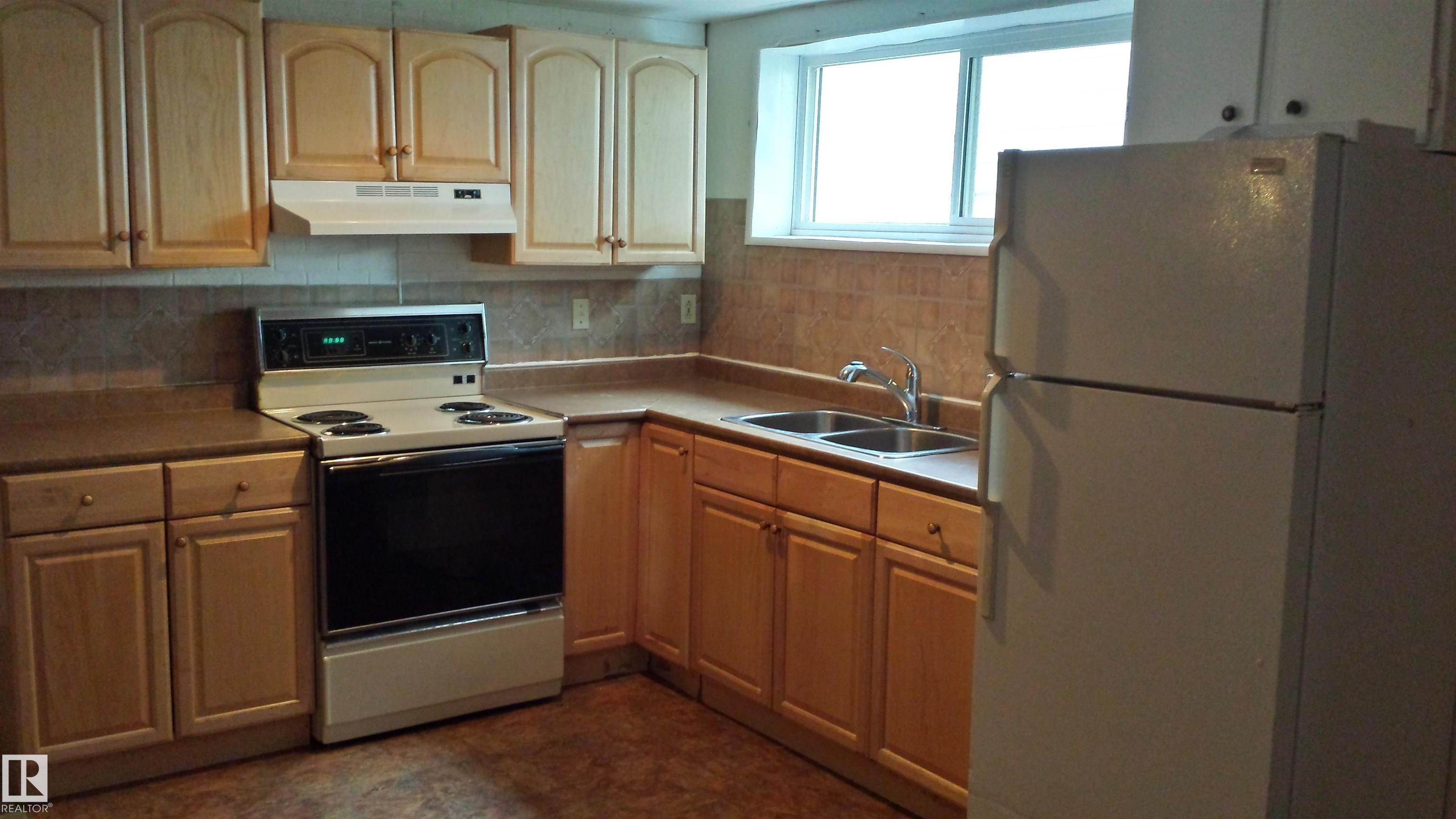Photo 9 at 10219 155 Street NW, Canora, Edmonton