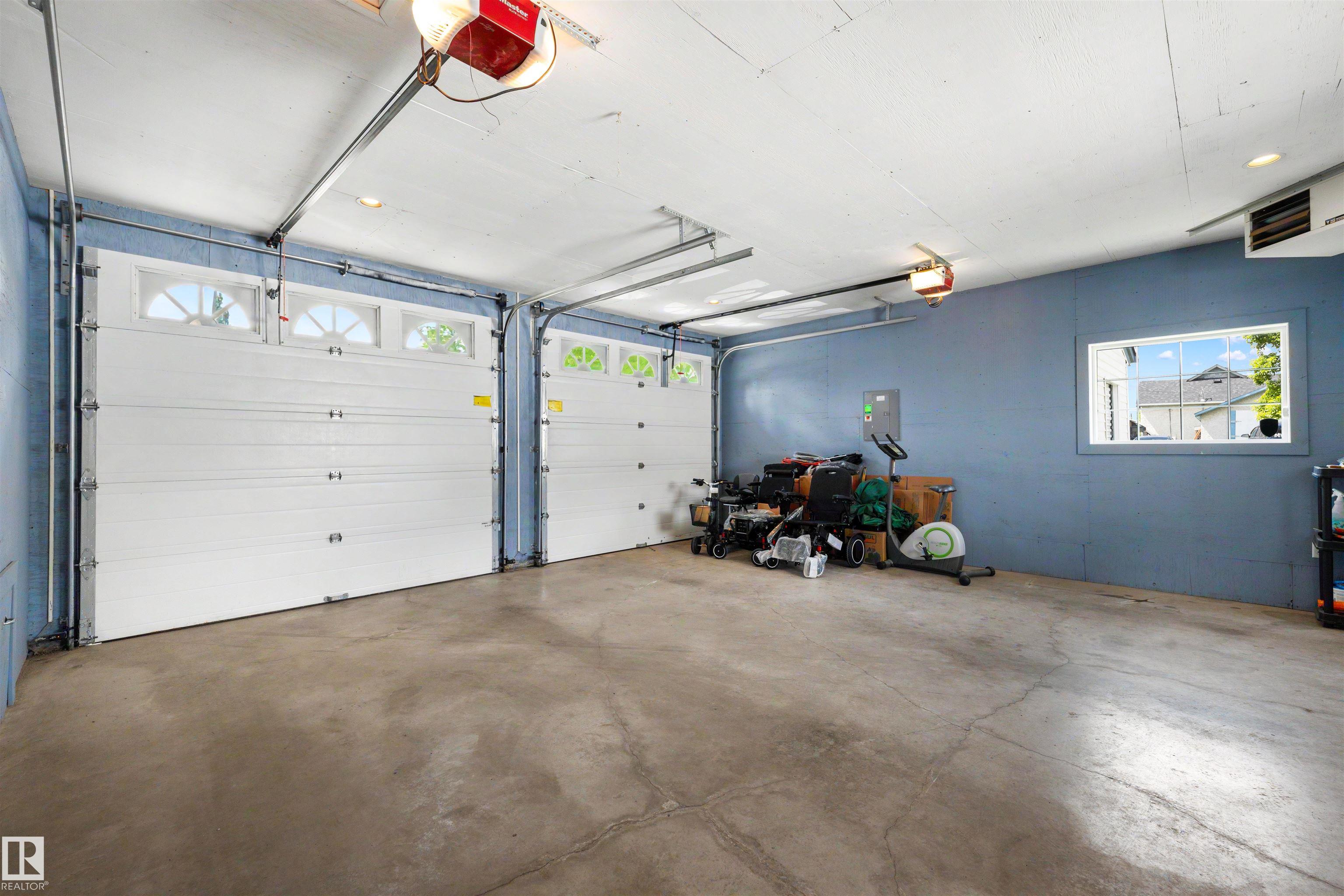 Photo 16 at 15310 108 Avenue NW, High Park, Edmonton