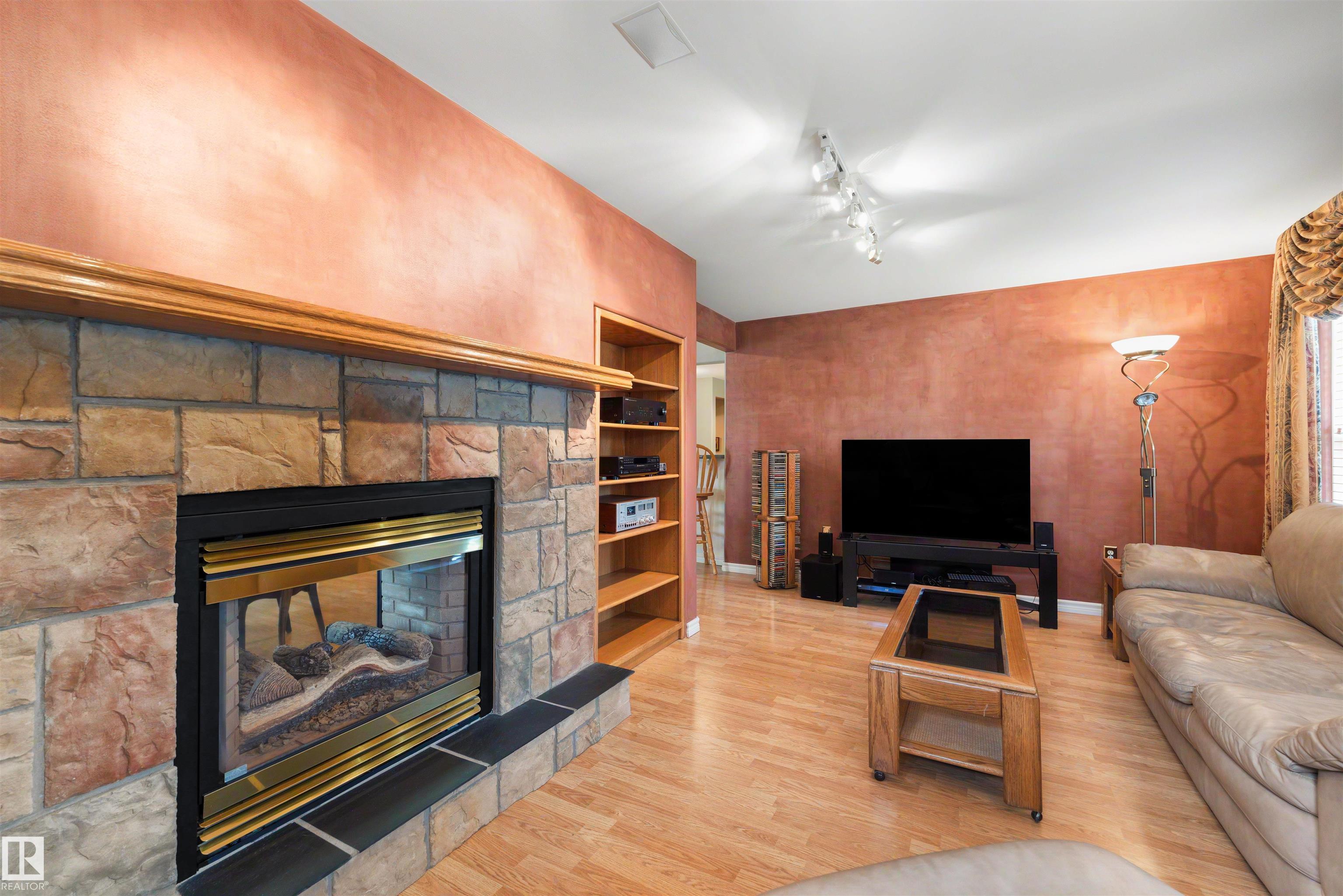 Photo 22 at 15310 108 Avenue NW, High Park, Edmonton