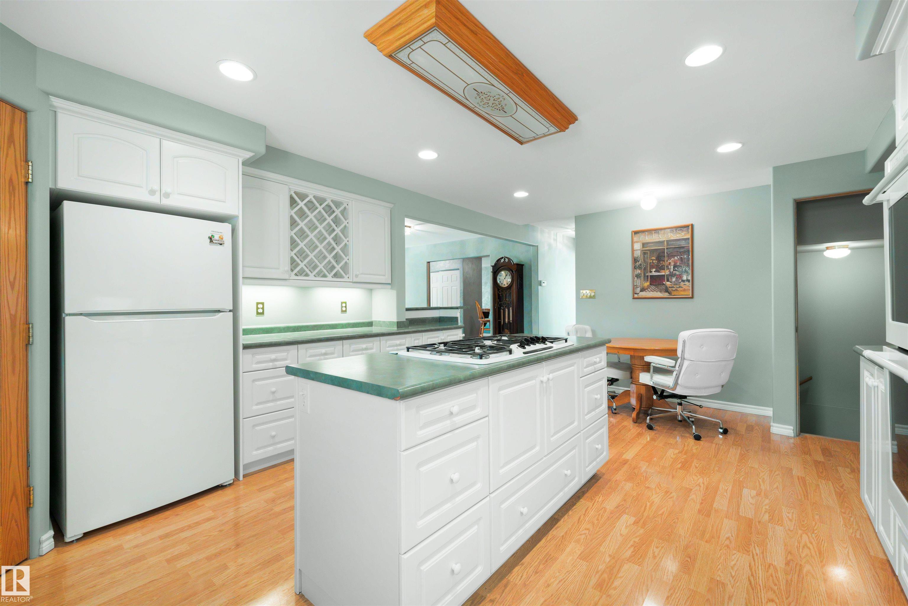 Photo 26 at 15310 108 Avenue NW, High Park, Edmonton
