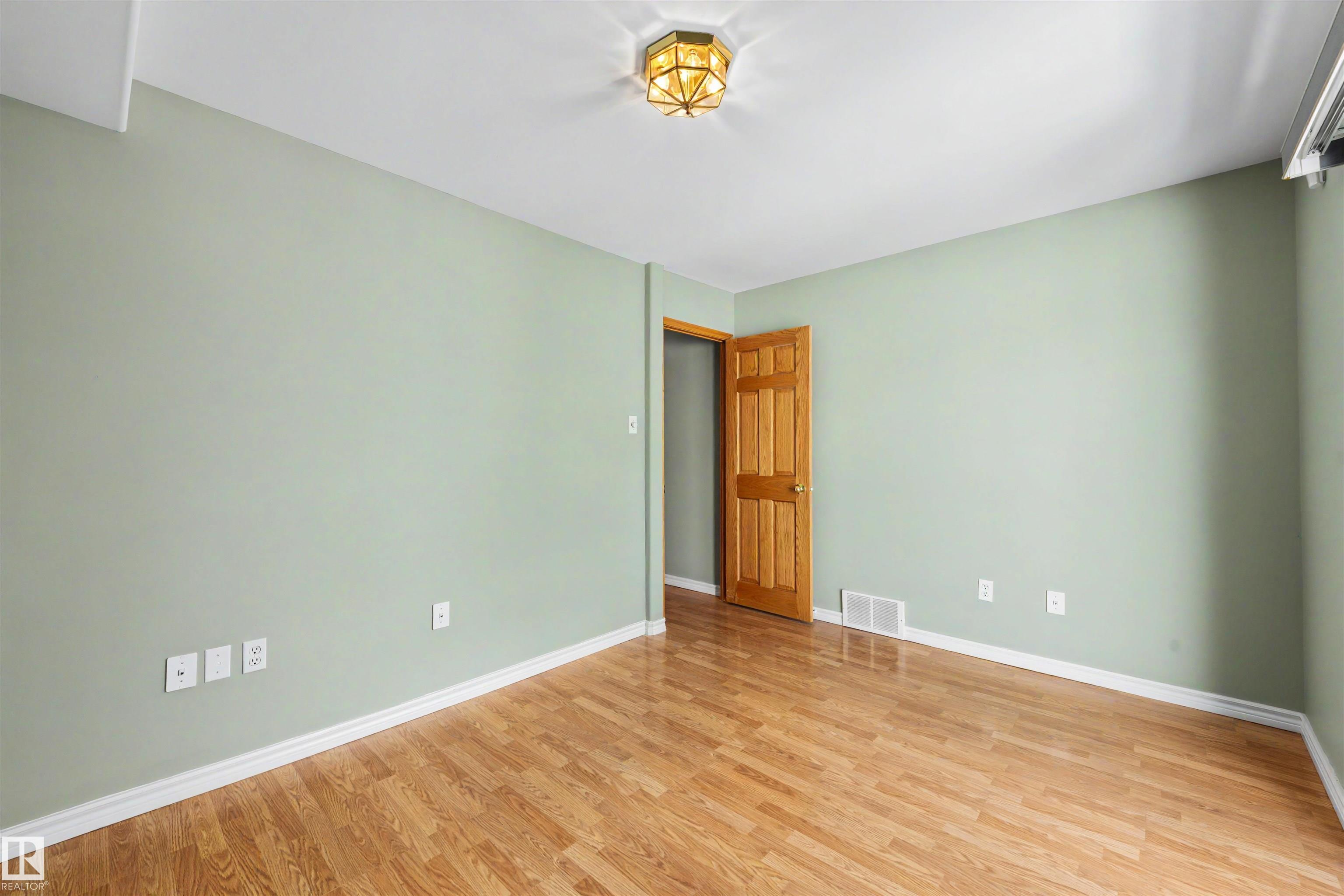 Photo 29 at 15310 108 Avenue NW, High Park, Edmonton