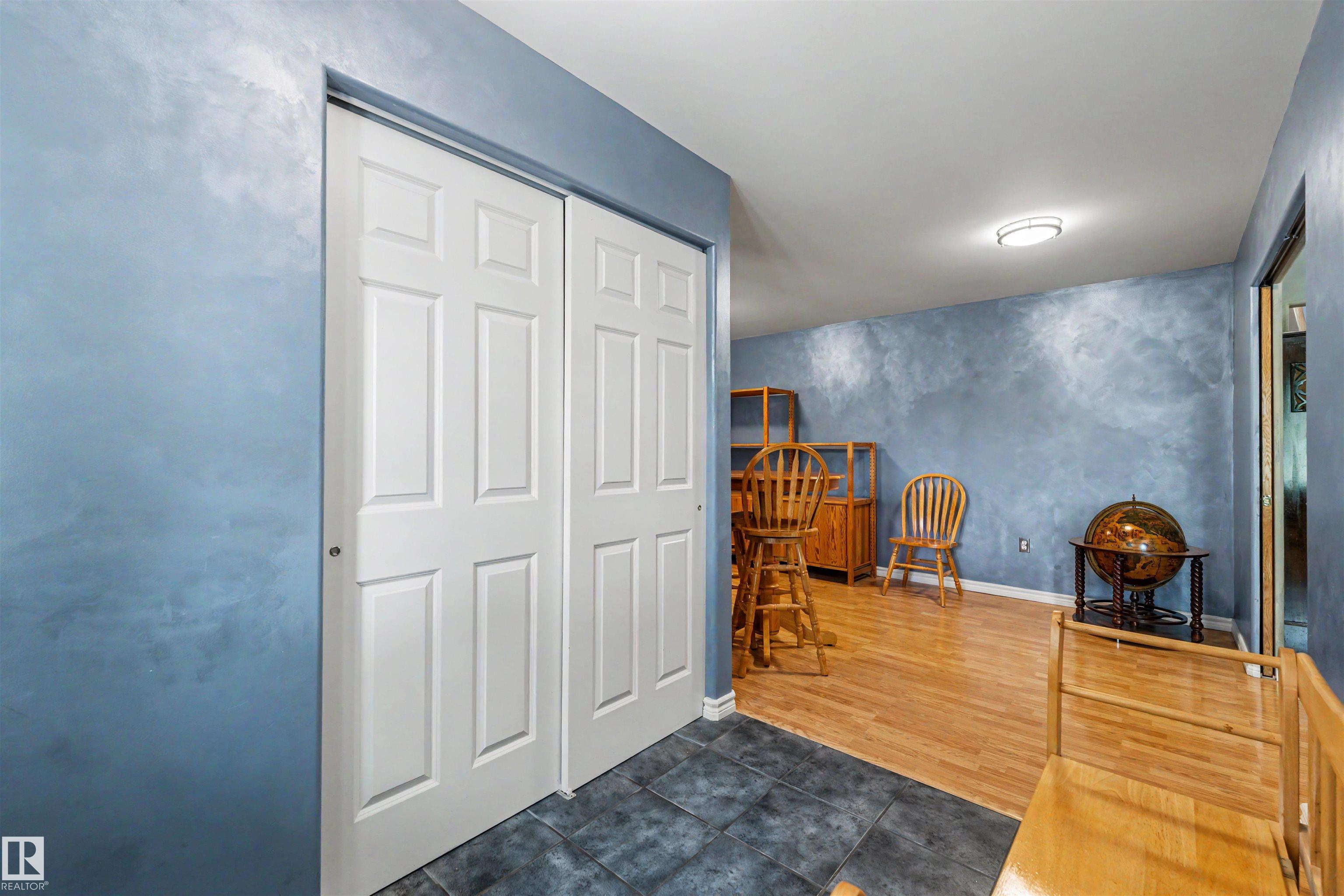 Photo 9 at 15310 108 Avenue NW, High Park, Edmonton