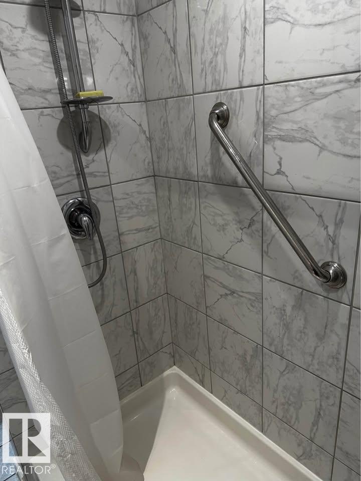 https://zimg.paragon.ice.com/ParagonImages/Property/PM/RAE/225406561/18/0/0/860a45e1a87c9a051782e3a4c7318c7e/1/49dca0b724a172be9a33bc091153e275/225406561-0947e1ac-a99e-4dda-a245-5c371290aec6.JPG