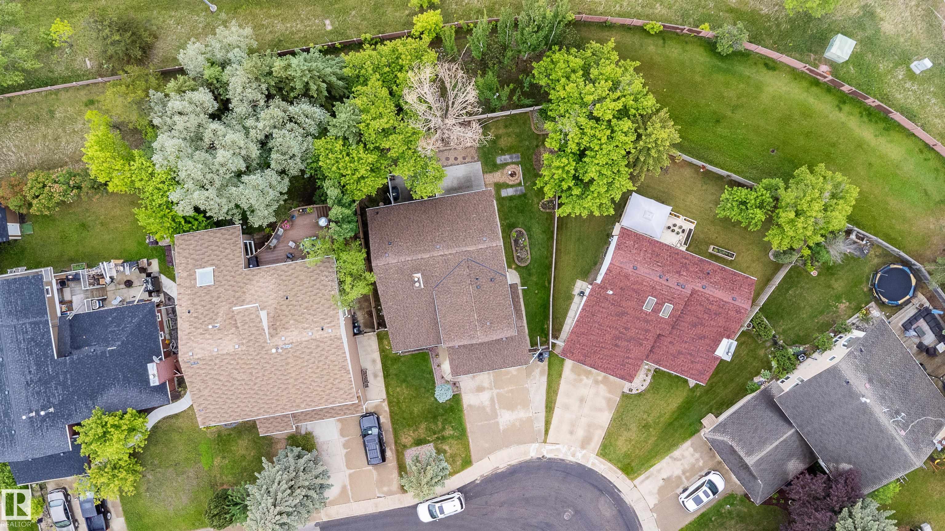 Photo 2 at 4107 147 Street NW, Ramsay Heights, Edmonton