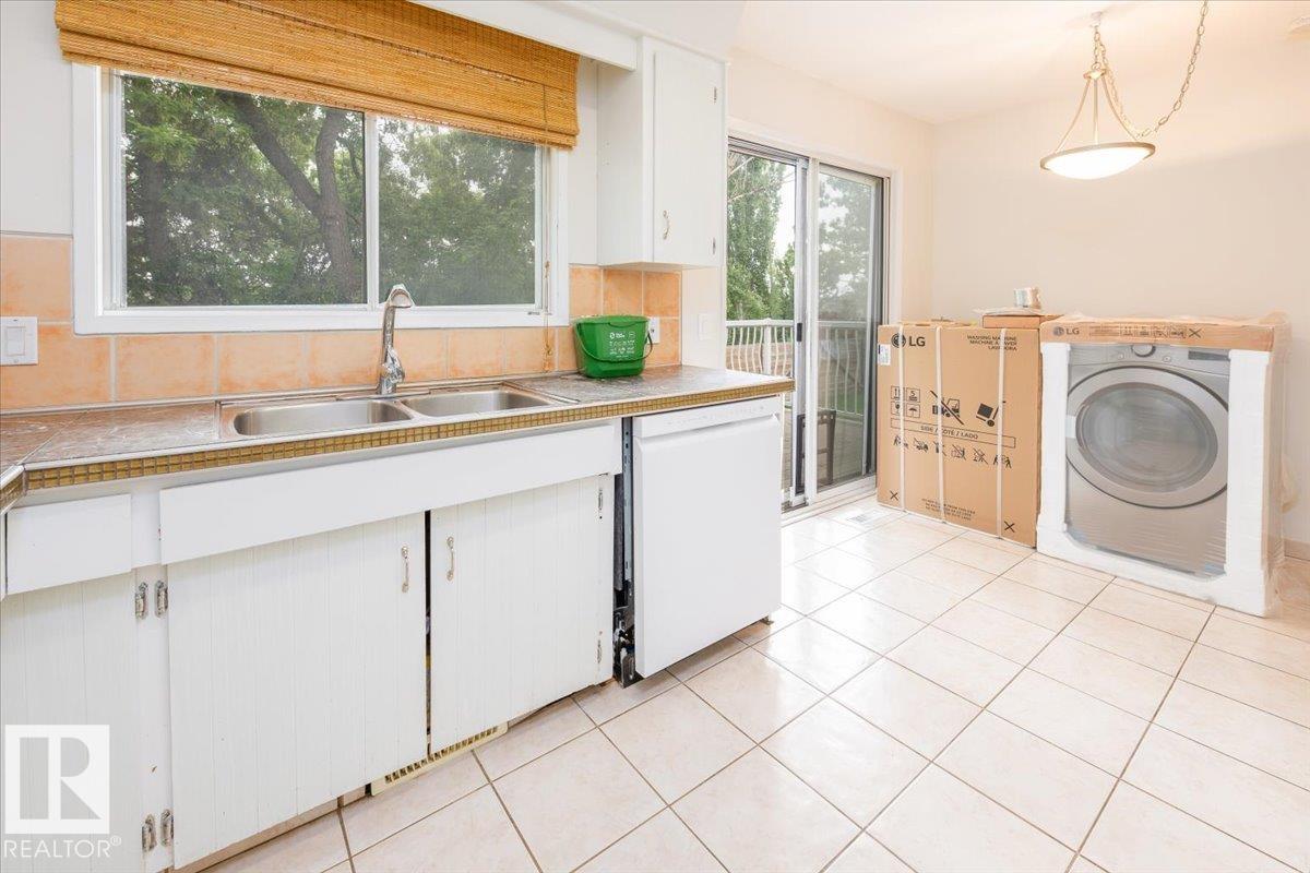 Photo 16 at 4107 147 Street NW, Ramsay Heights, Edmonton
