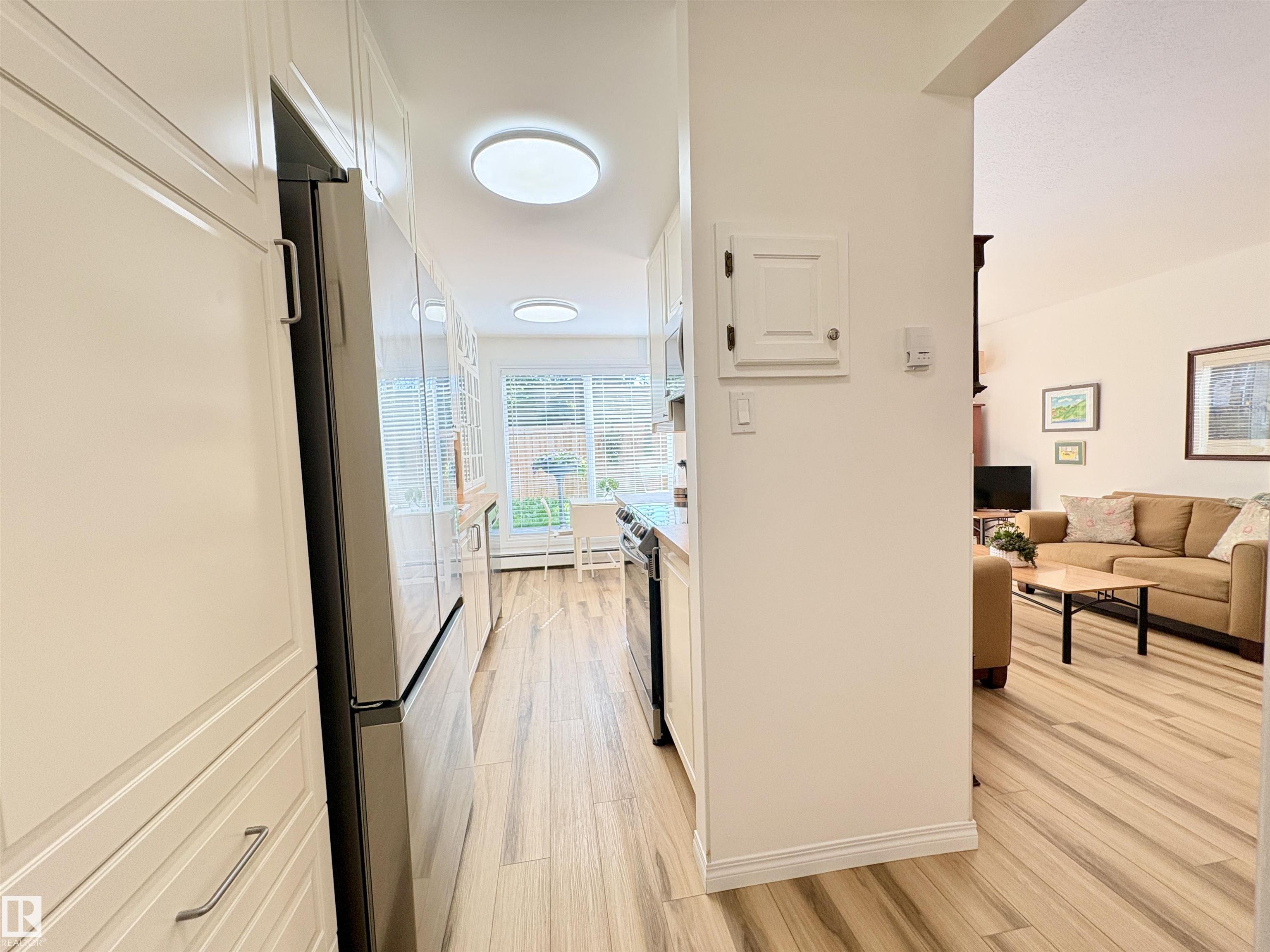 Photo 6 at 3 - 10324 119 Street NW, Wîhkwêntôwin, Edmonton