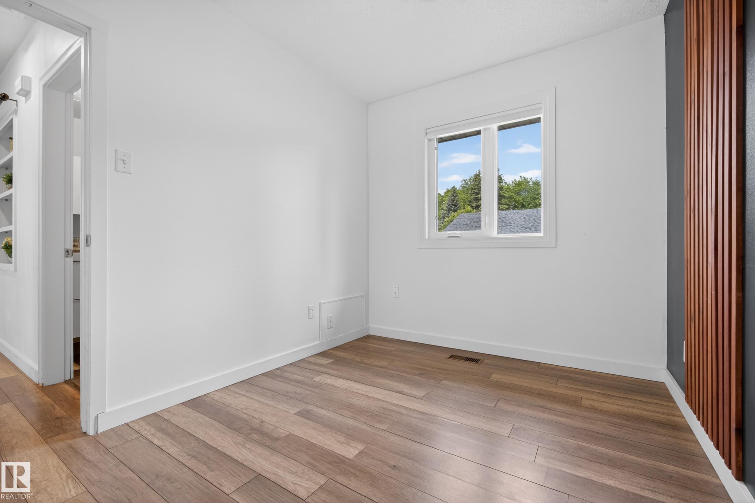 Photo 20 at 10316 77 Street NW, Forest Heights, Edmonton
