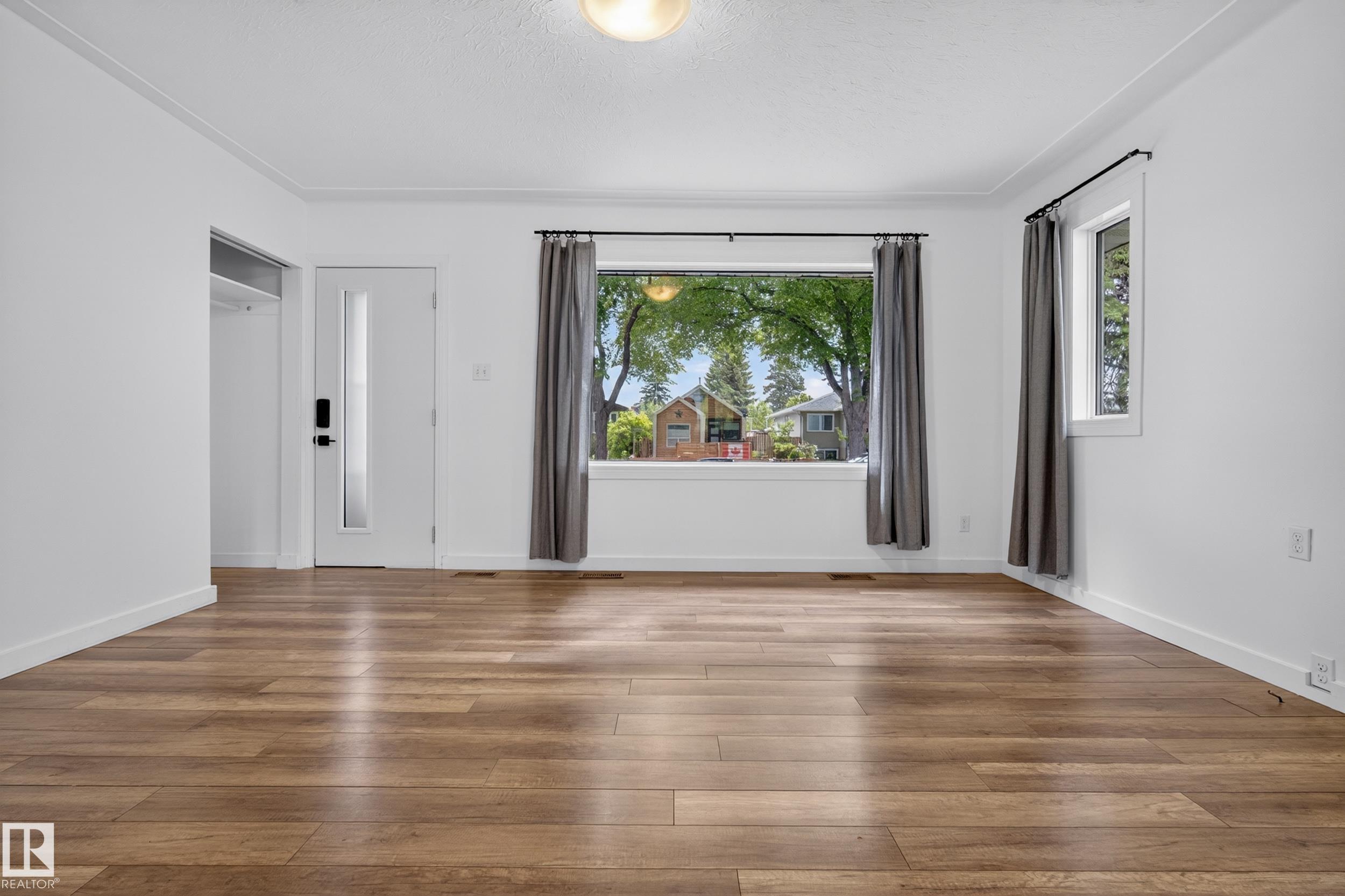 Photo 4 at 10316 77 Street NW, Forest Heights, Edmonton