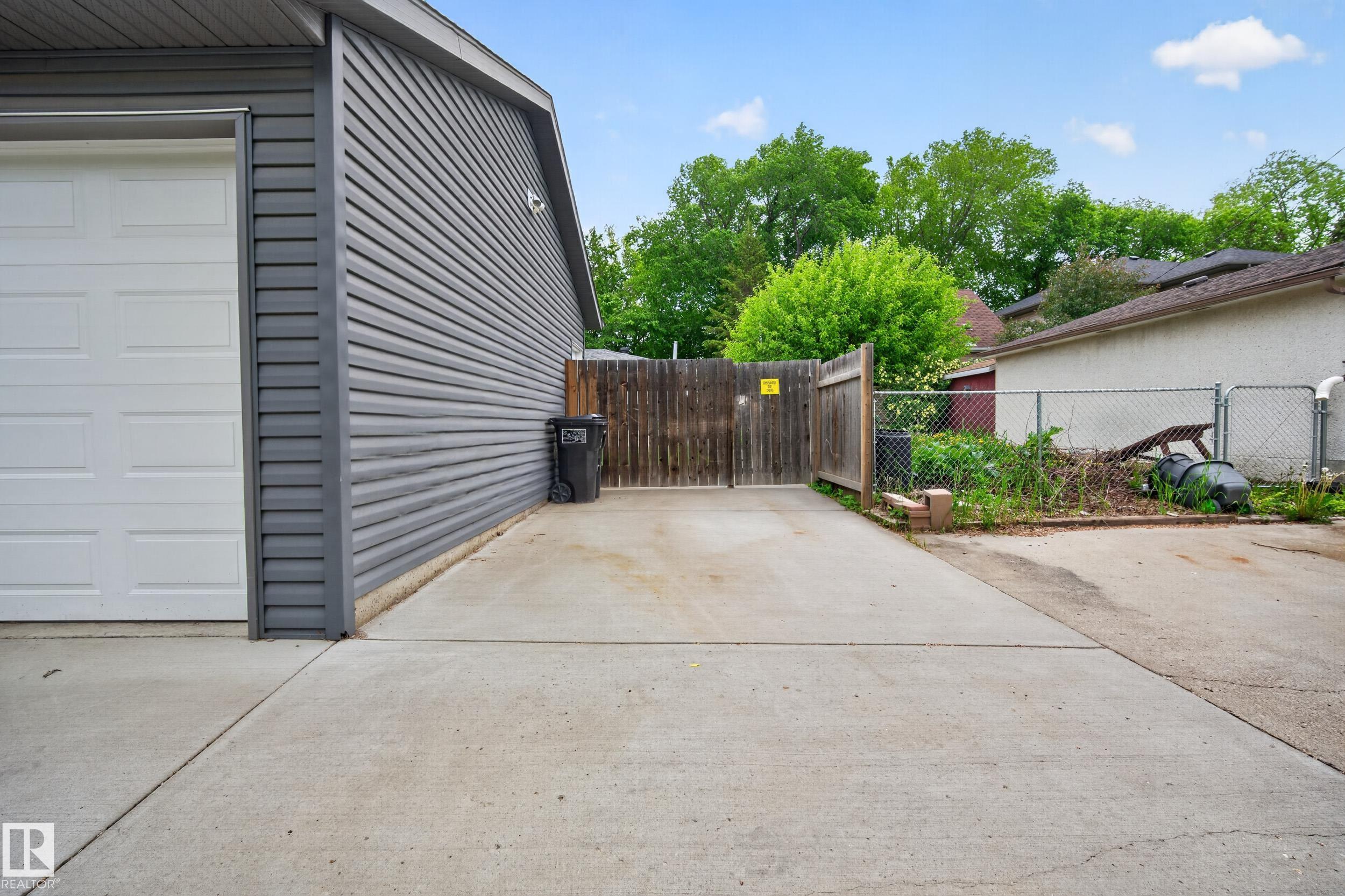 Photo 36 at 10316 77 Street NW, Forest Heights, Edmonton