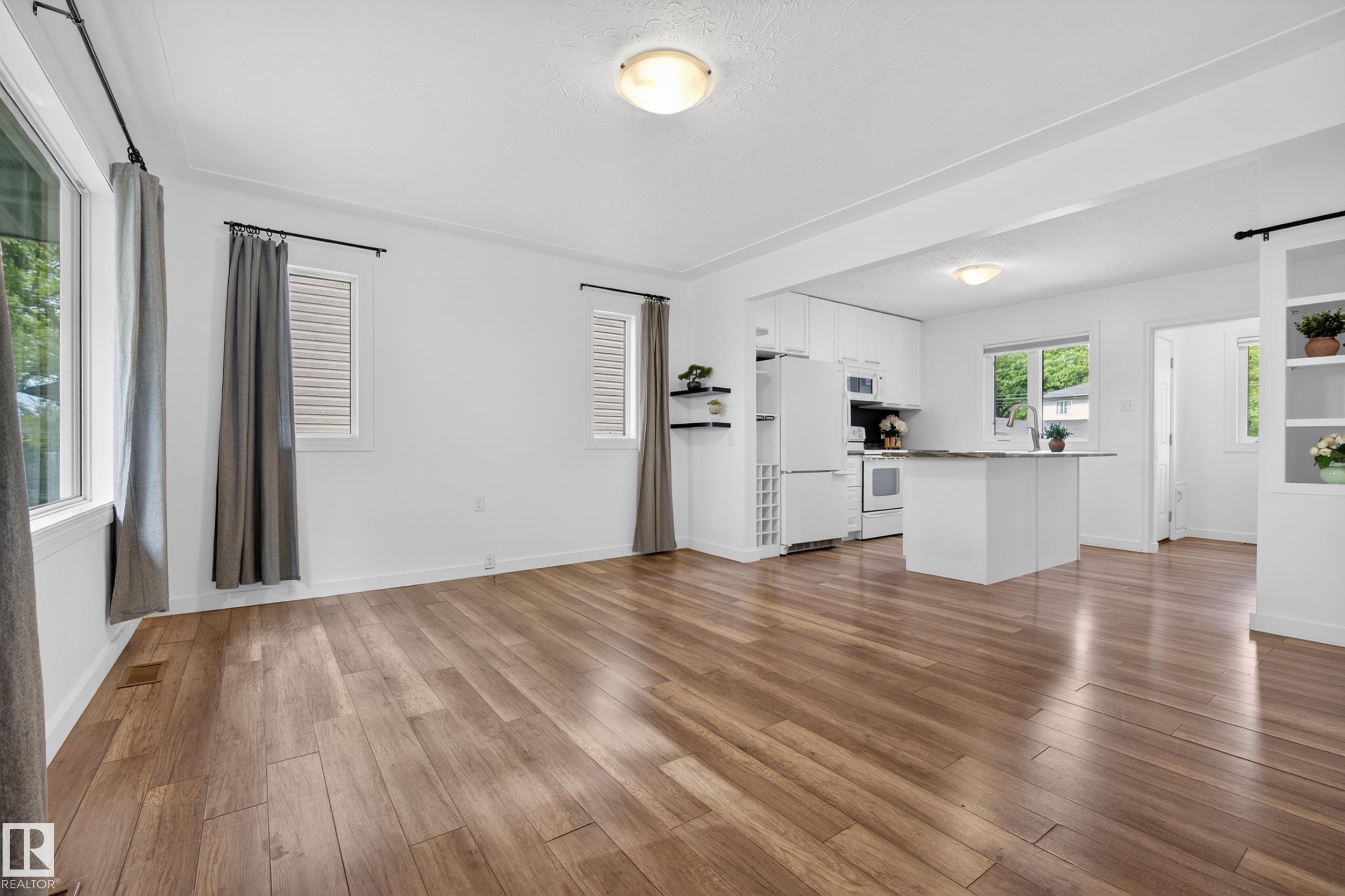 Photo 7 at 10316 77 Street NW, Forest Heights, Edmonton
