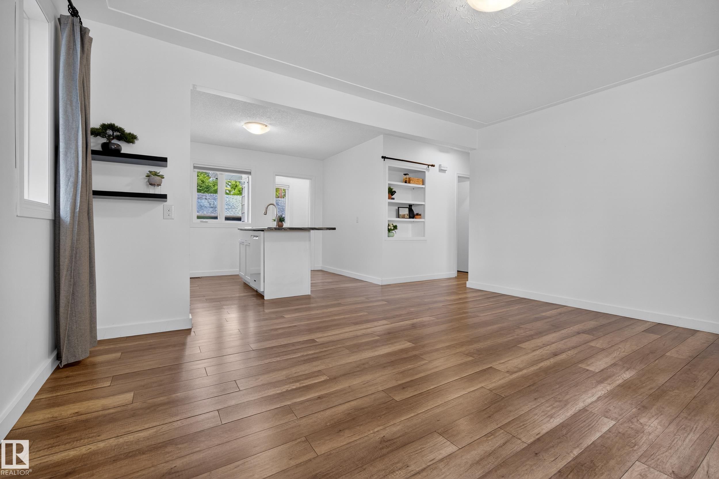 Photo 8 at 10316 77 Street NW, Forest Heights, Edmonton