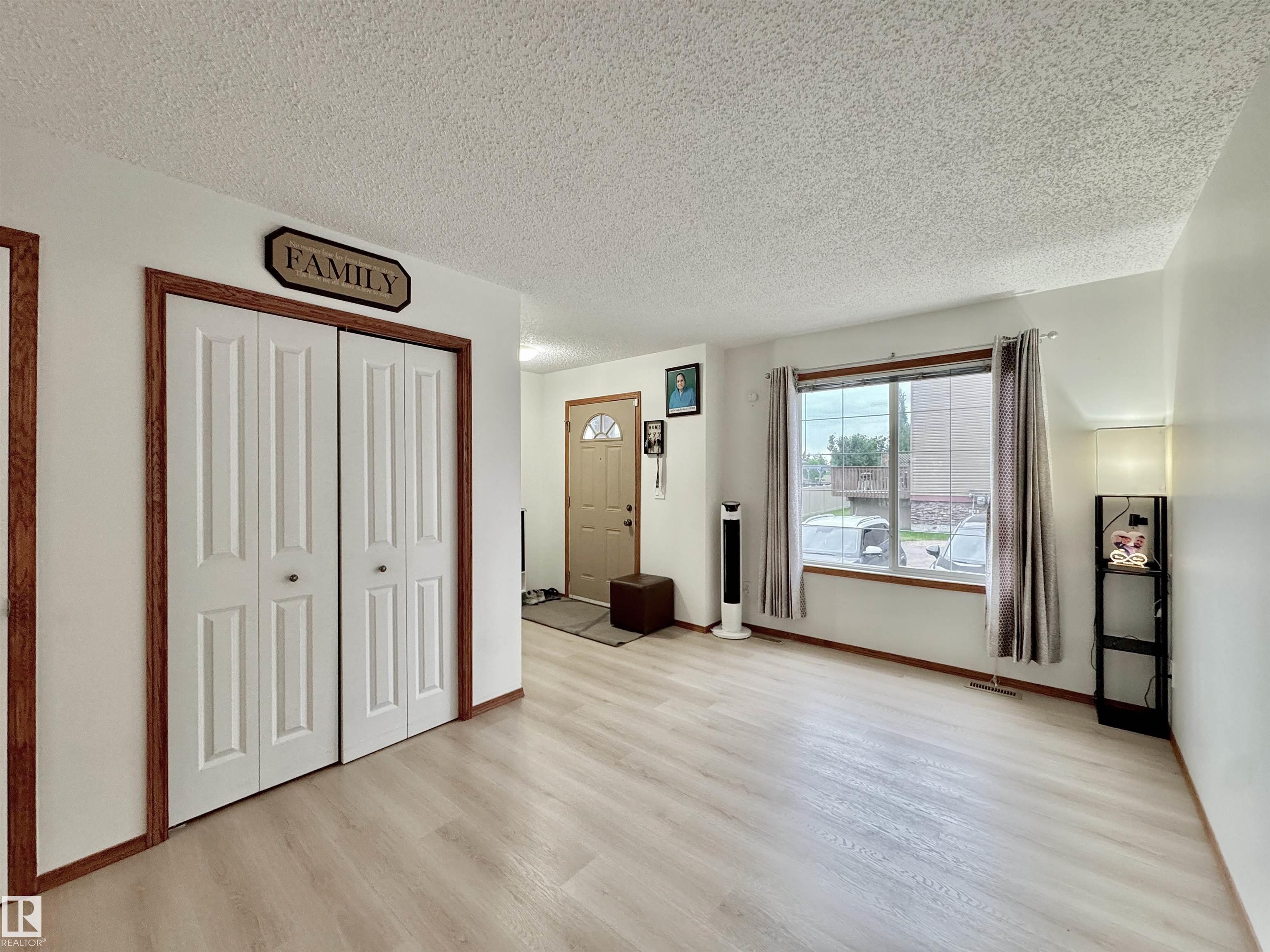Photo 6 at 4 320 Spruce Ridge Road, Spruce Ridge, Spruce Grove