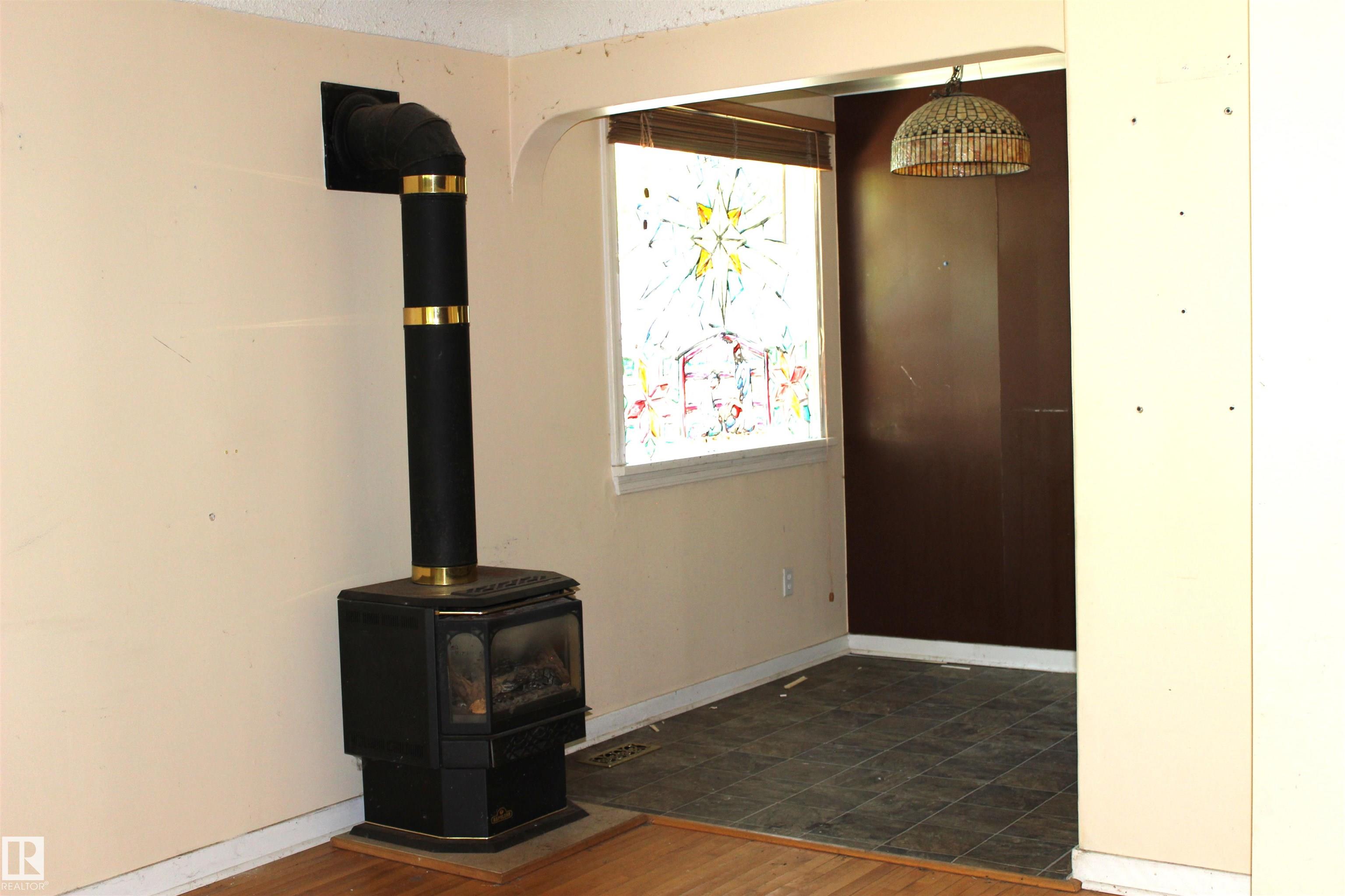 Photo 6 at 12037 62 Street NW, Montrose, Edmonton