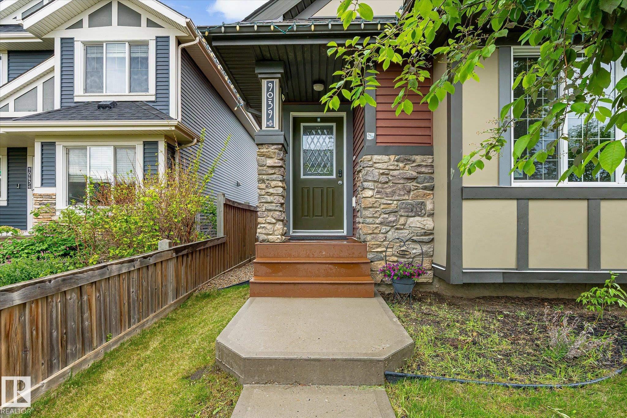 Photo 5 at 9039 219 Street NW, Rosenthal, Edmonton